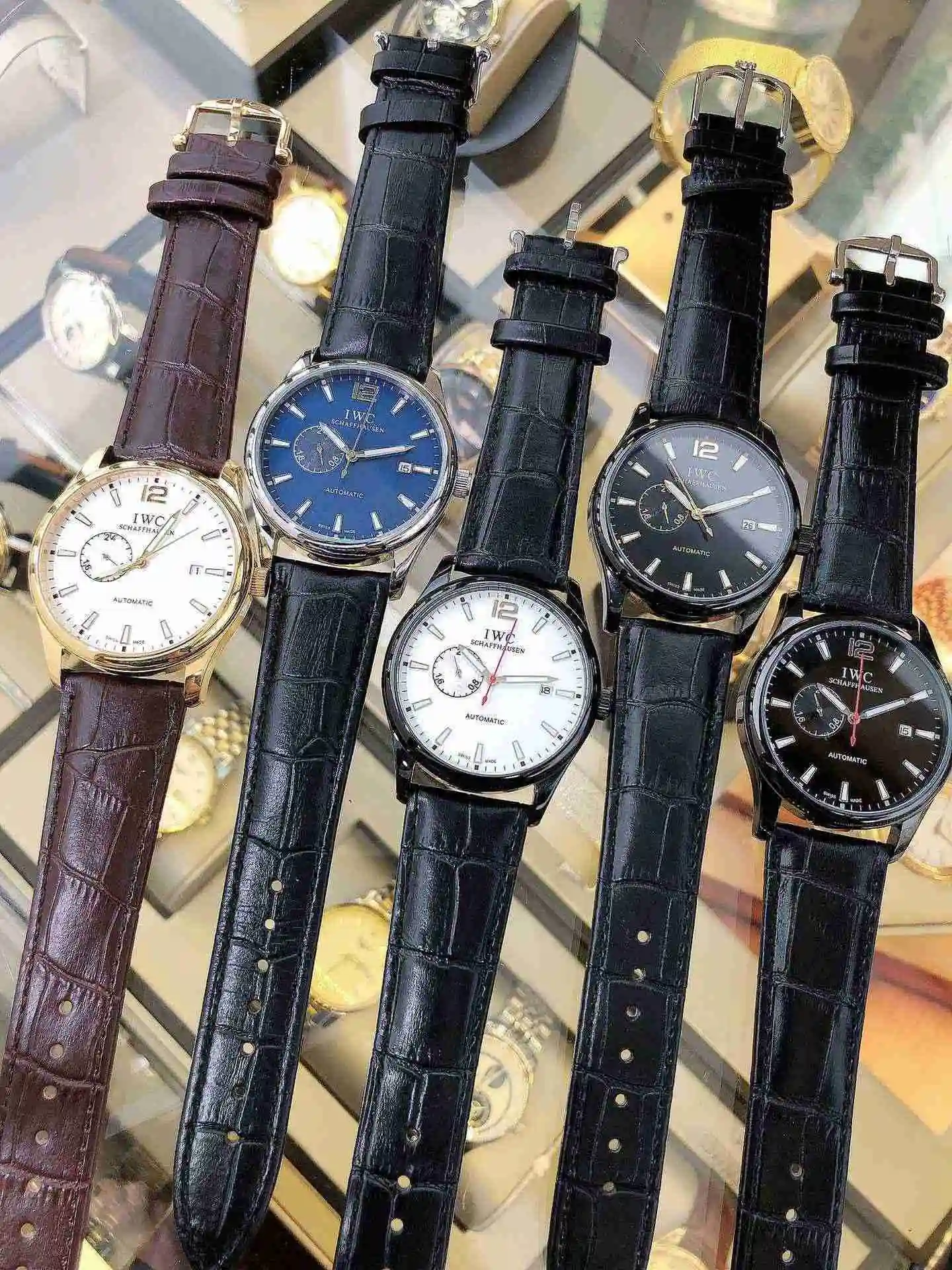 General Watches Universal White 480 Gold Black 500 Watch view 5