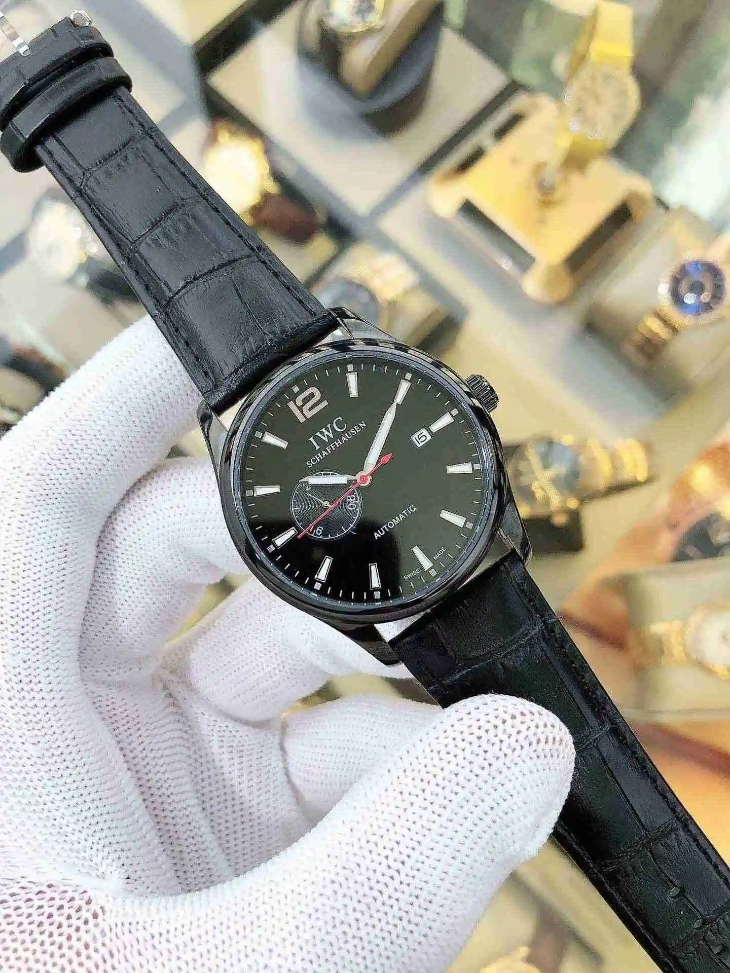 General Watches Universal White 480 Gold Black 500 Watch view 7