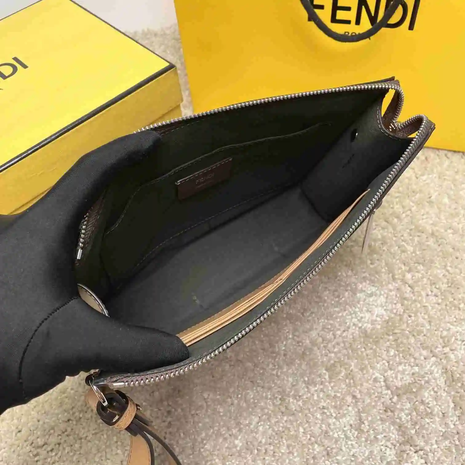 General Watches Men's exclusive handbag with imported top-level original leather, high-end quality delivery gift bag, invoice size 27x20x6 DMDD2103050 Watch view 5