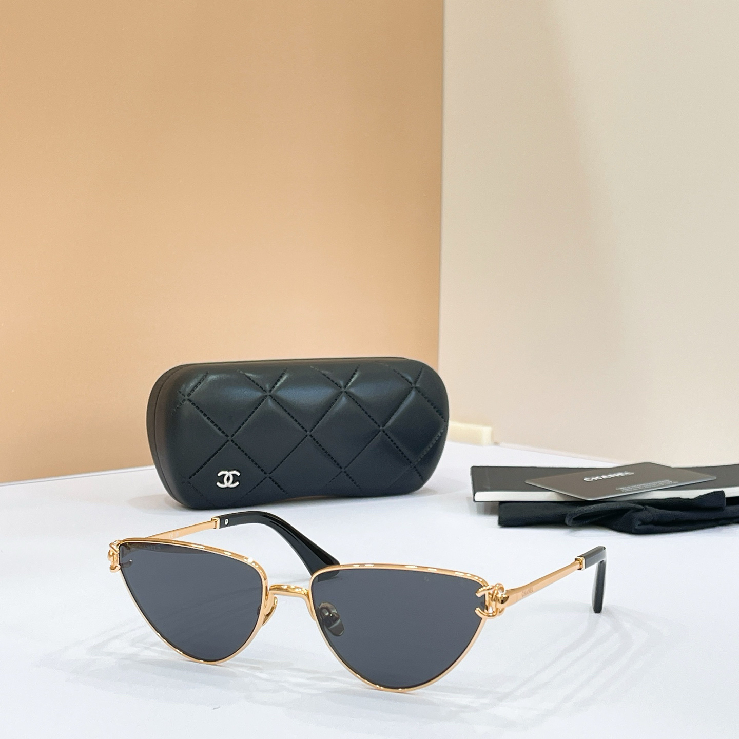 CHANE EL:4305 Size 57-17-145 Sunglasses view 1