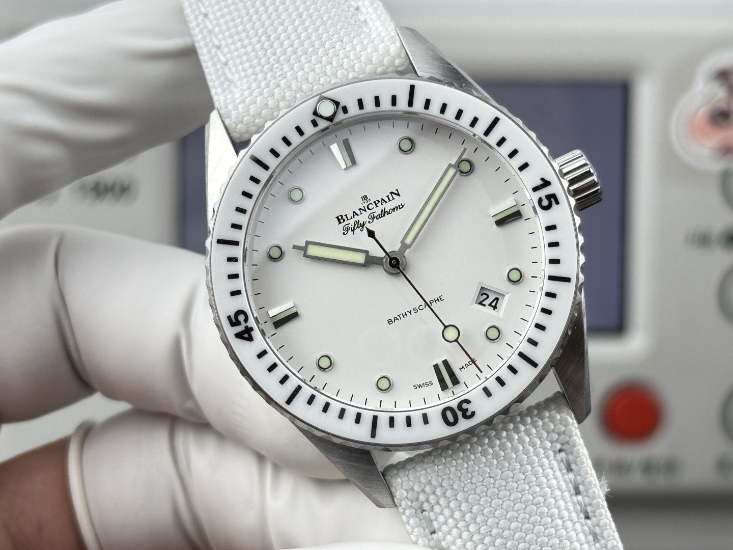 Ceramic Watch view 4