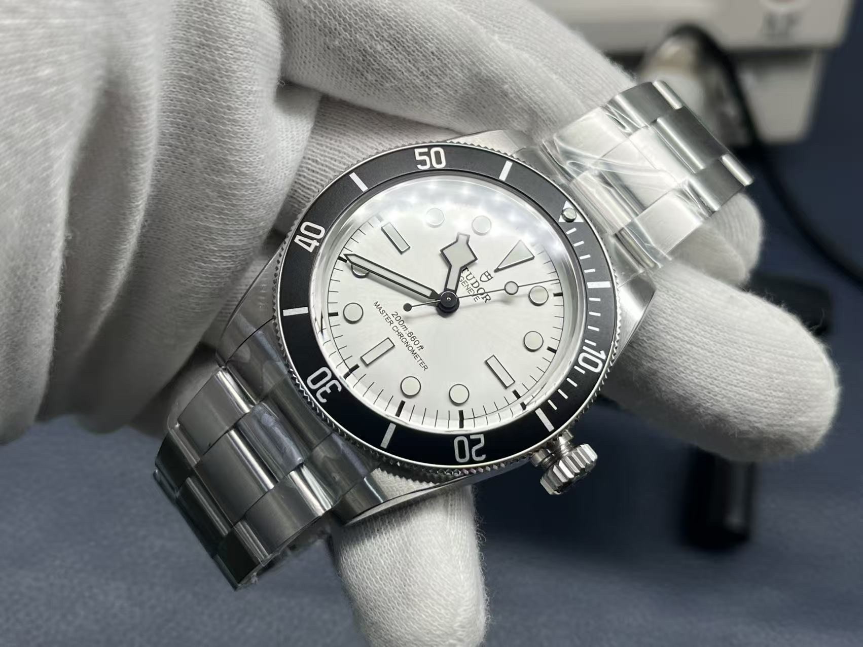 Tudor 43mm Watch view 3