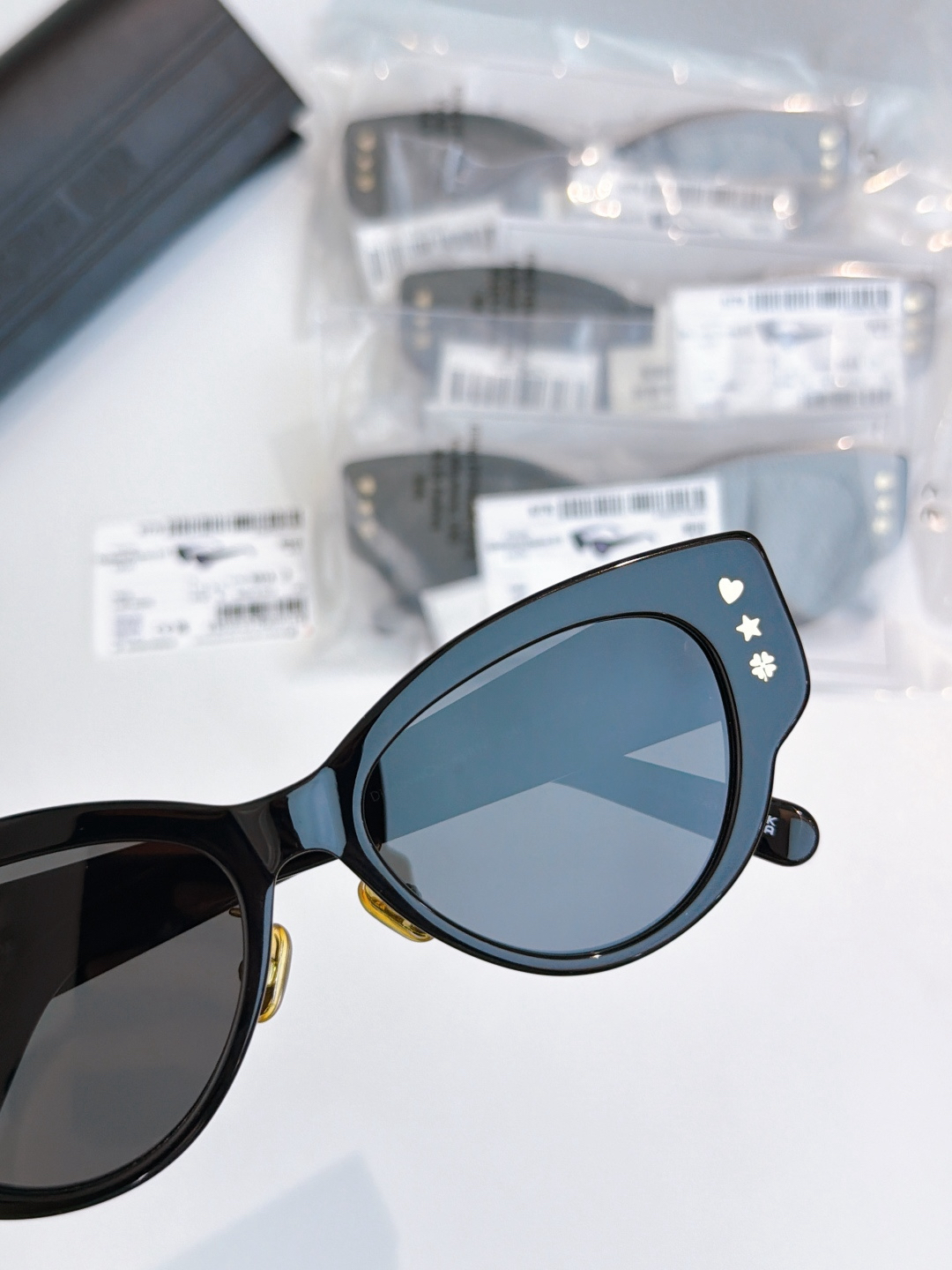 DIO DiorLuckyCharms B1F Size 53-17-145 1208140 Sunglasses view 3