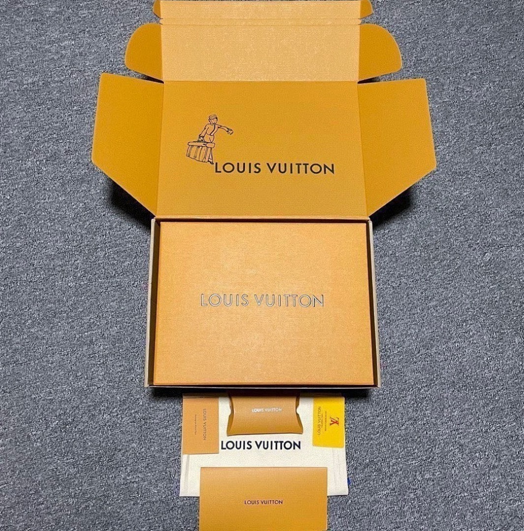 Louis Vuitton Trainer Brown detail view 1