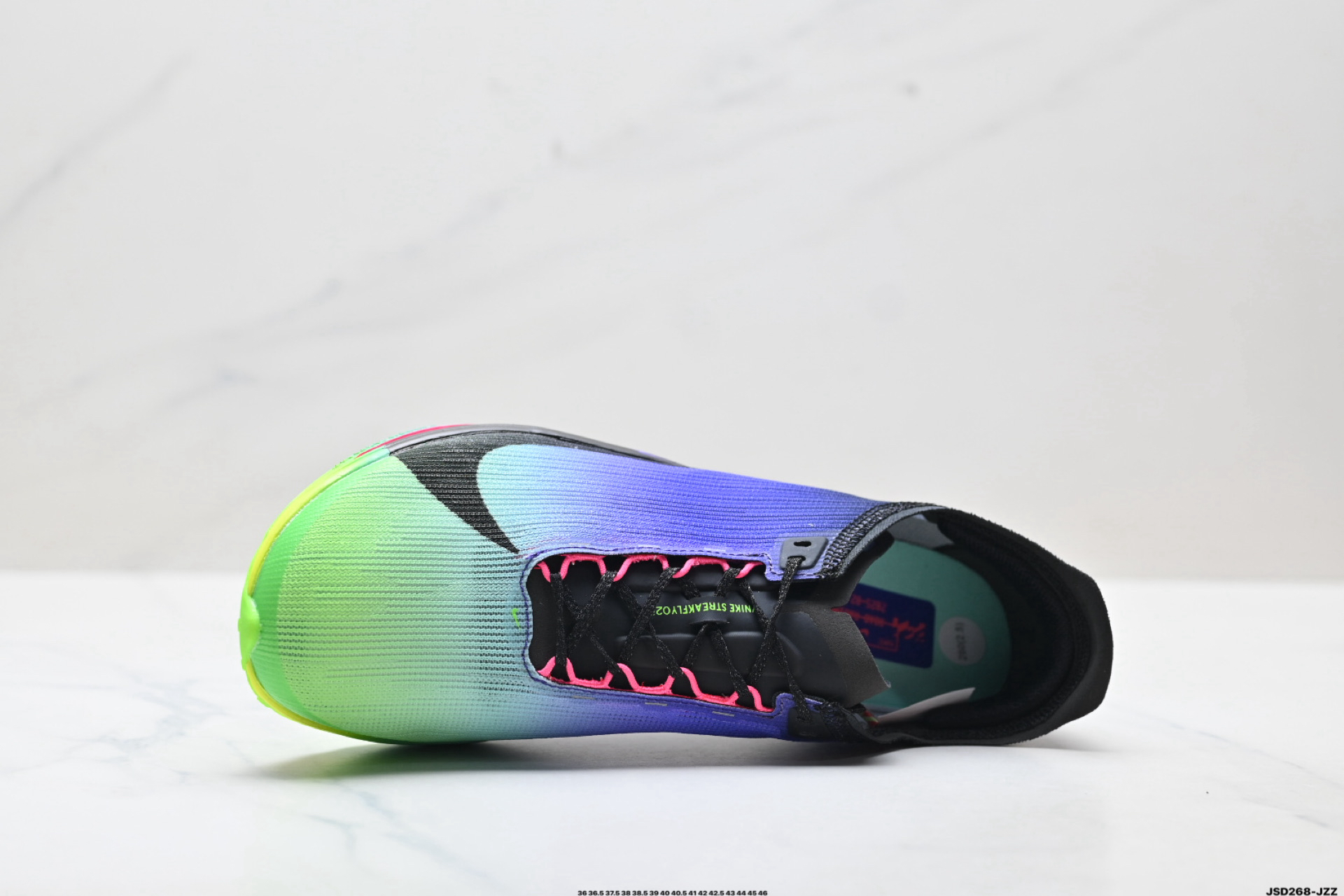 Nike IO9567-400 Running Shoes detail view 1