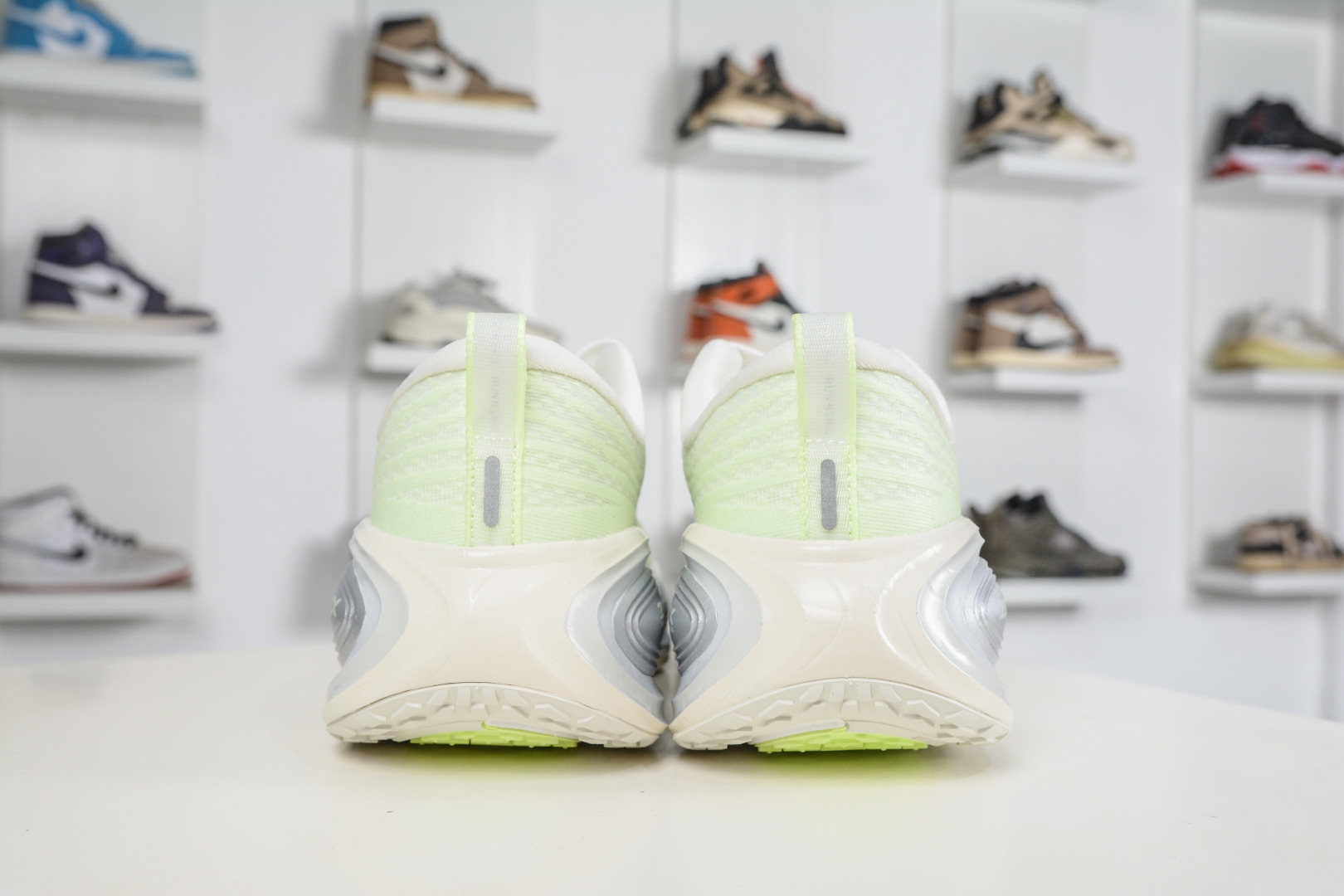 Nike HV8154 103 Running Shoes detail view 1
