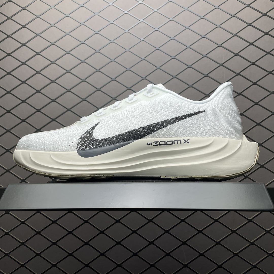 Nike Pegasus Plus Running Shoes main view