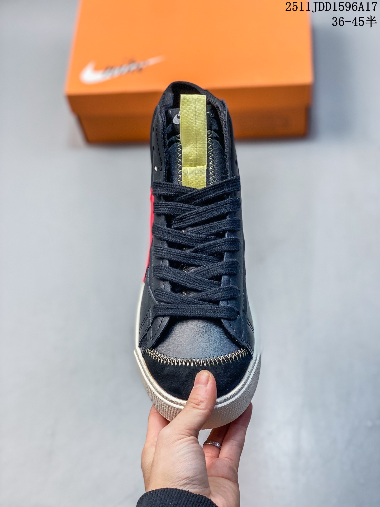 Nike DD3111-001 Sneakers detail view 1