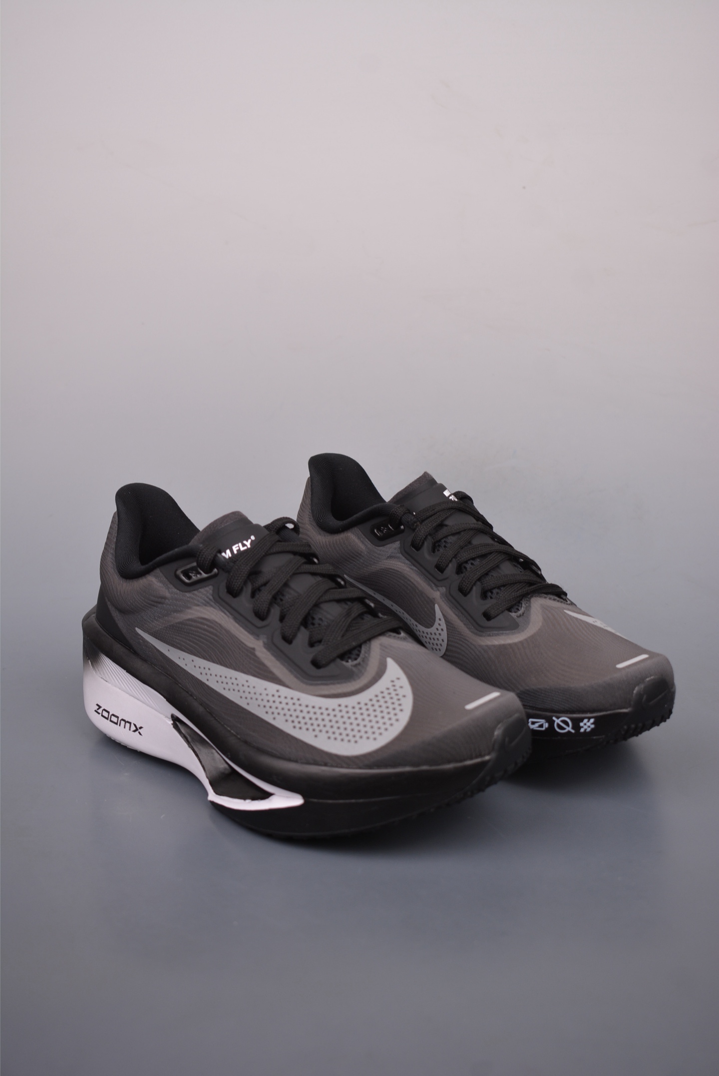 Nike FN8455 Running Shoes main view