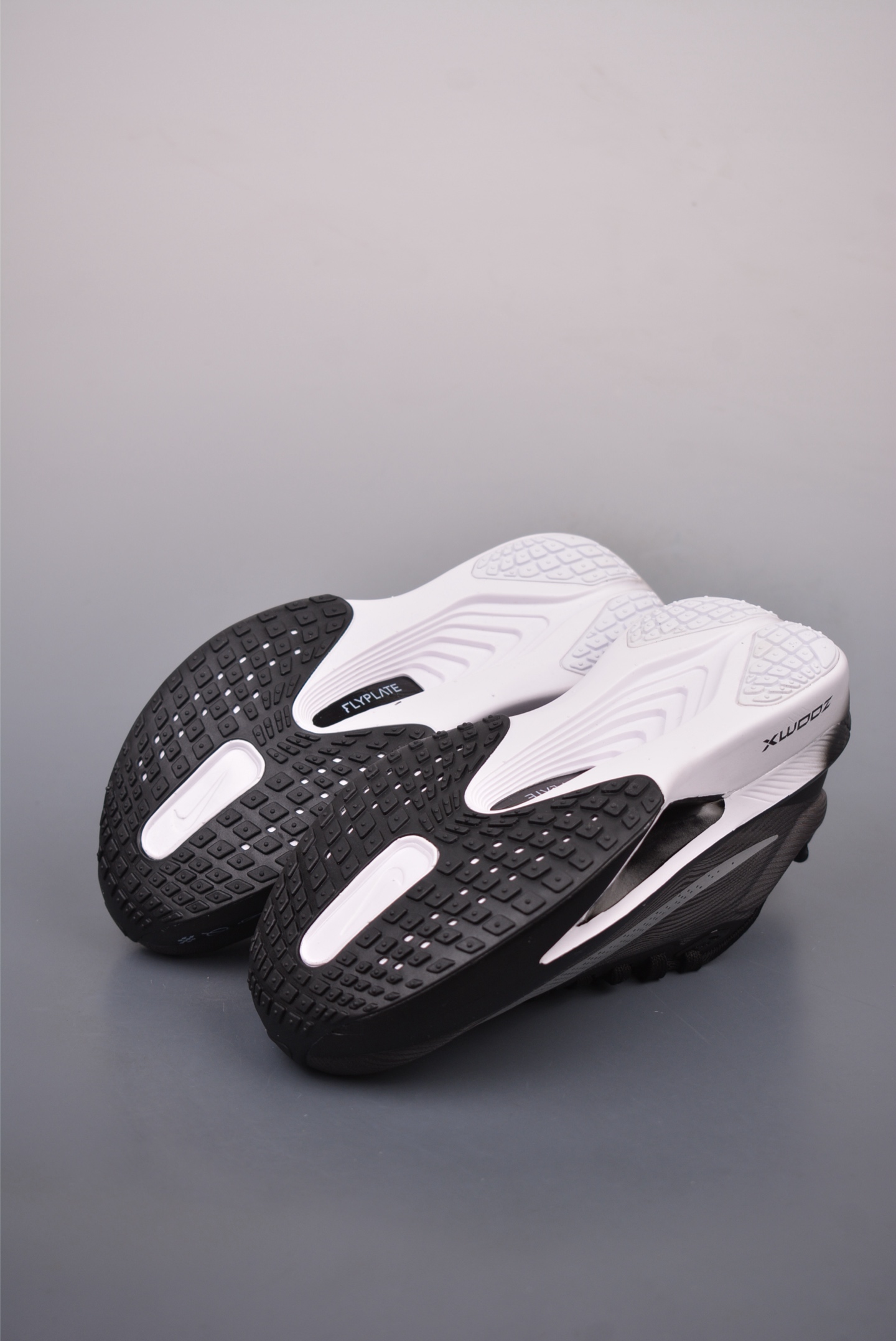 Nike FN8455 Running Shoes detail view 2