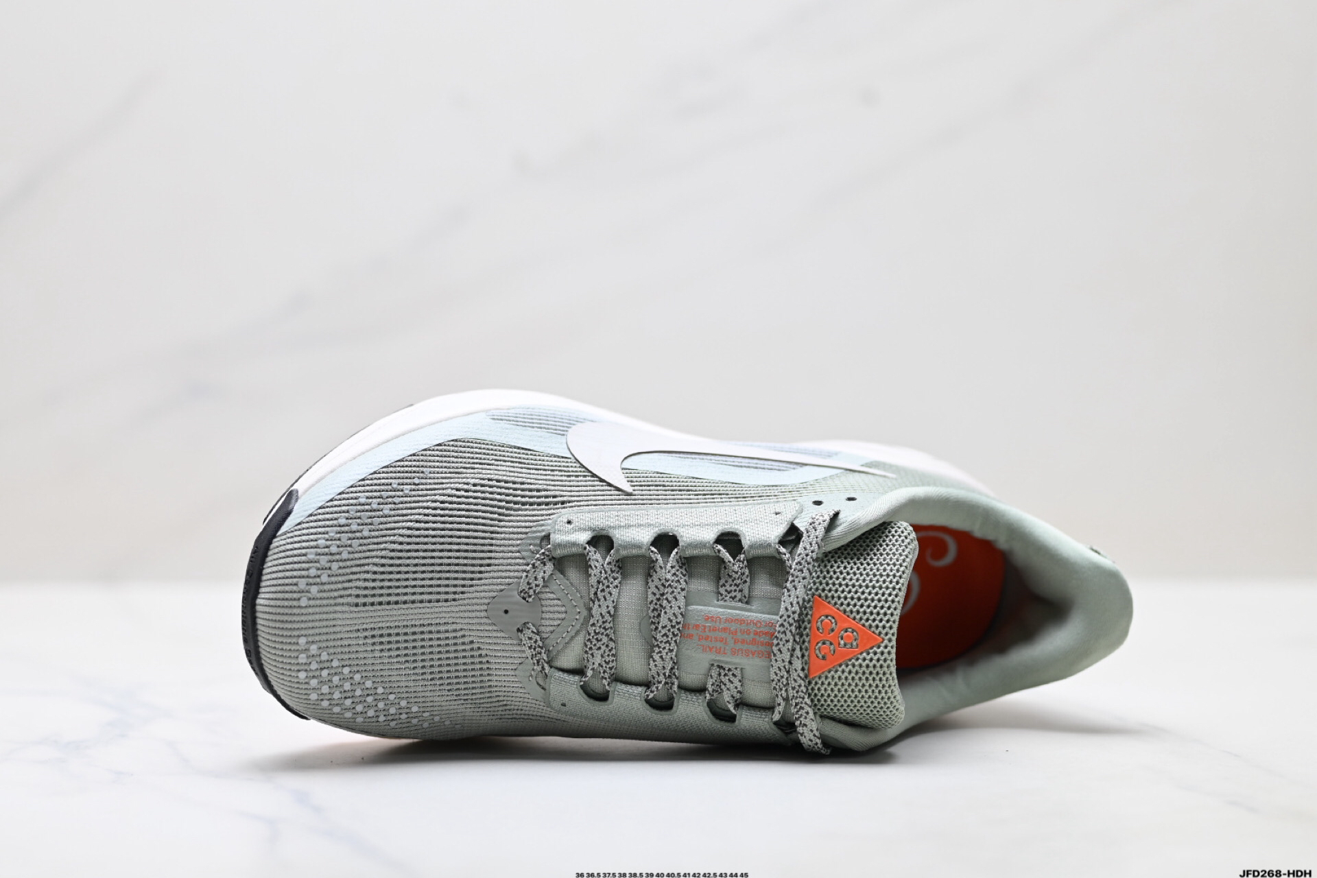 Nike HV8116-310 Running Shoes detail view 1