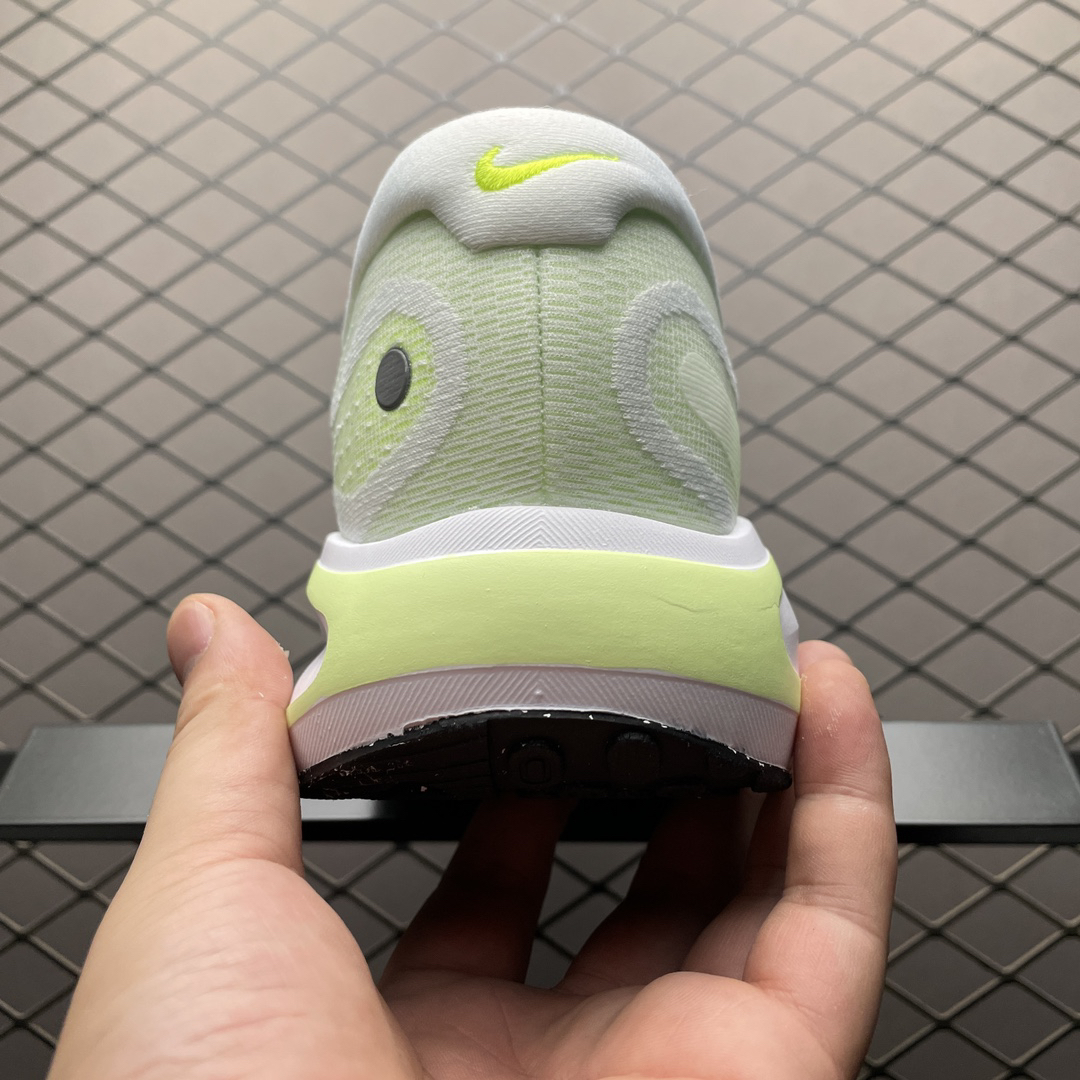 Nike FN0228-700 Running Shoes detail view 1