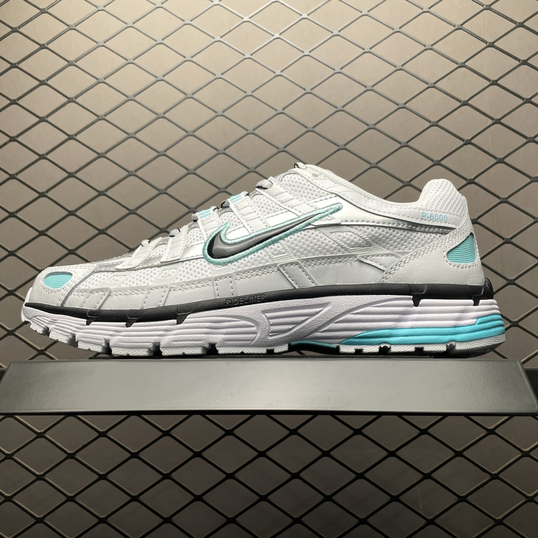 Nike BV1021-104 Sneakers main view