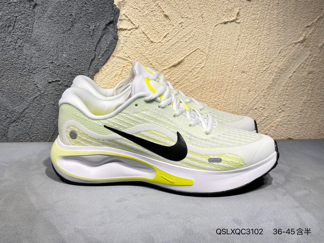 Nike FN0228 Running Shoes detail view 1