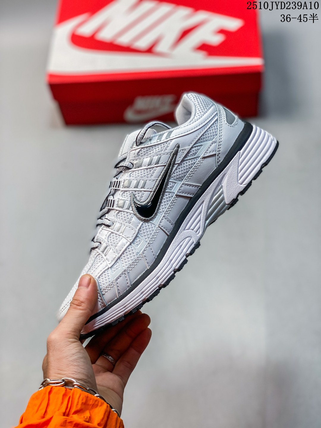 Nike Zoom Vomero 5 Running Shoes detail view 2