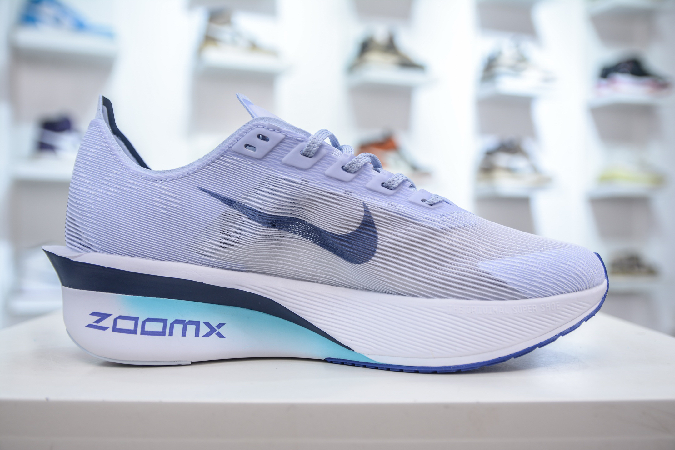 Nike HF6414 001 Running Shoes detail view 2