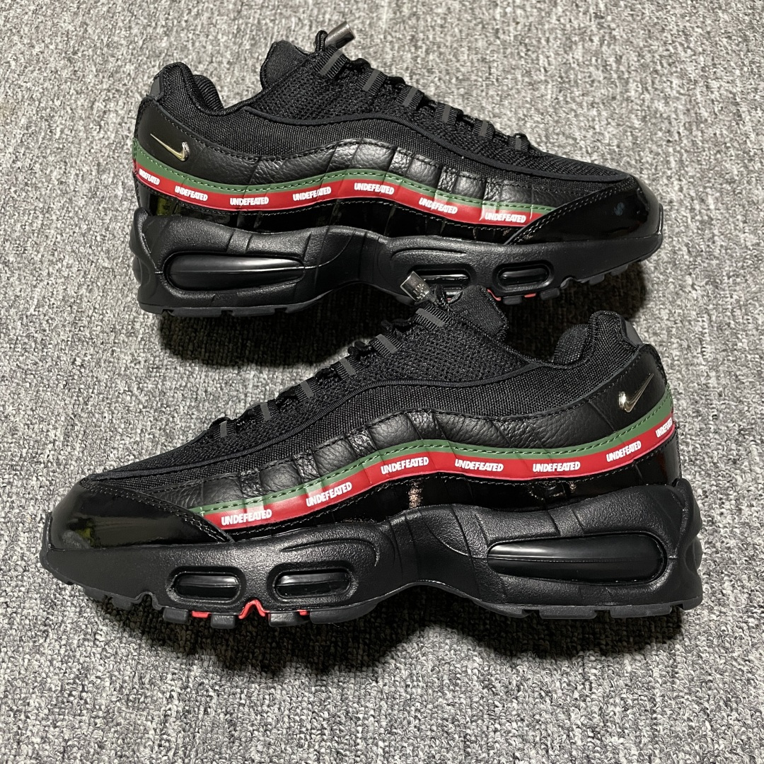 Nike Air Max Sneakers Black detail view 1