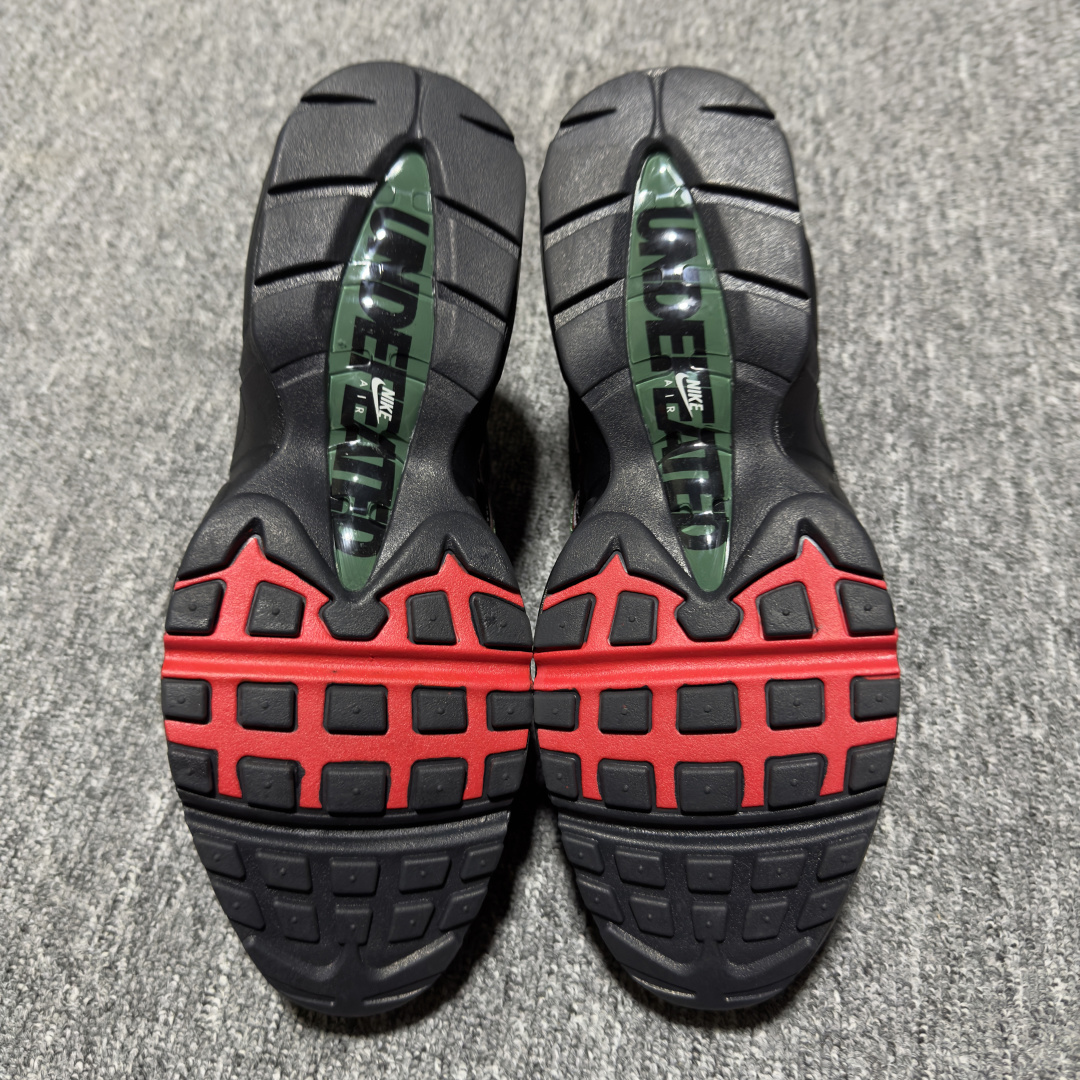 Nike Air Max Sneakers Black detail view 2