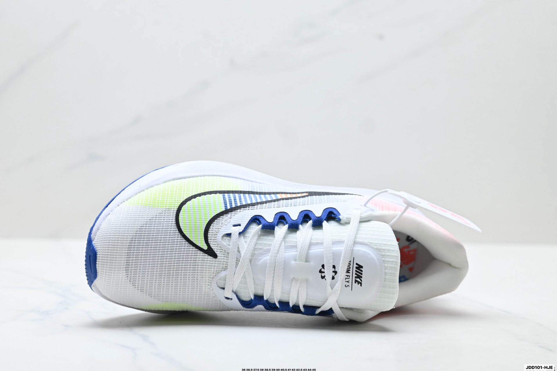 Nike DX1599-100 Training Shoes detail view 1