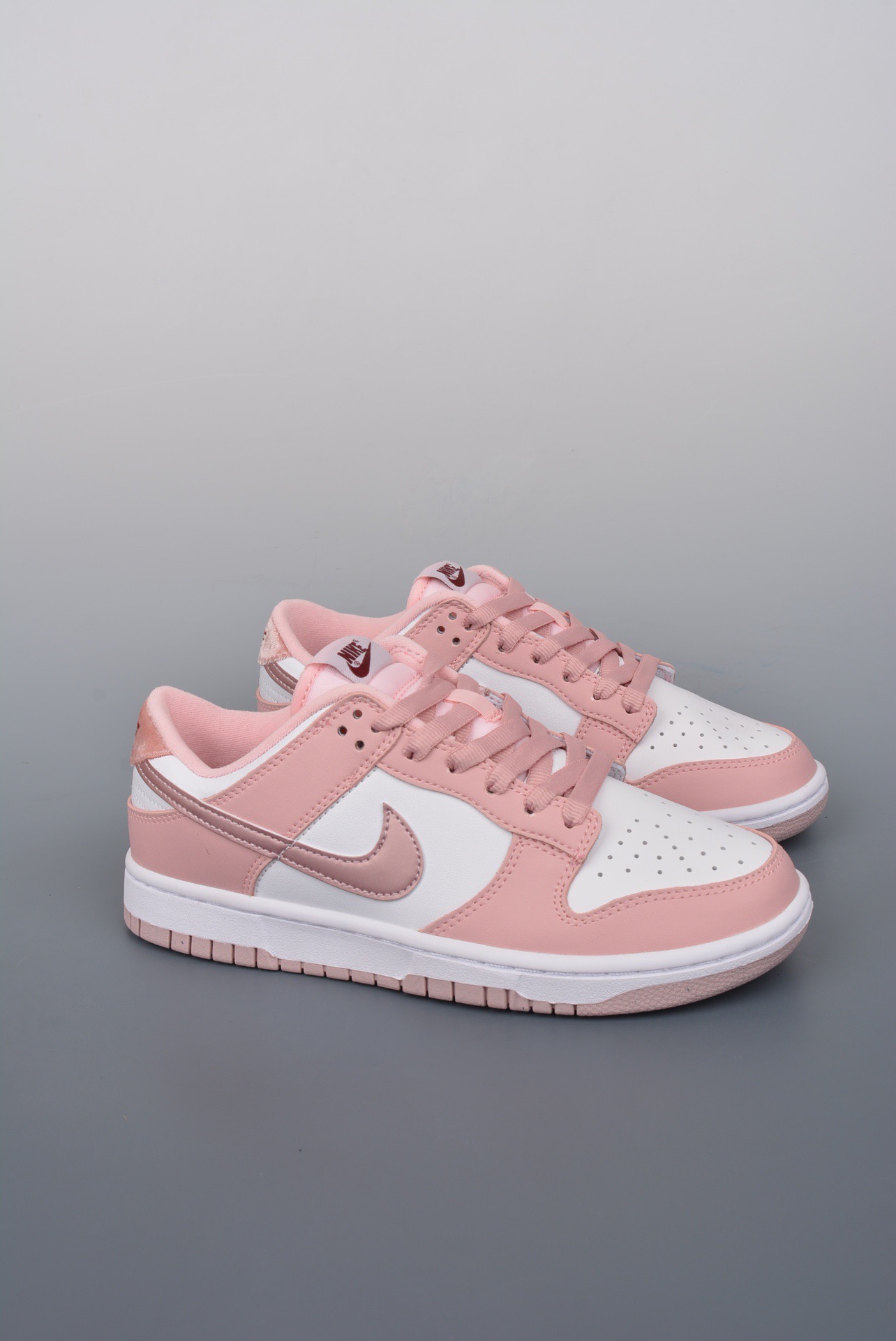 Nike Dunk Sneakers Pink main view