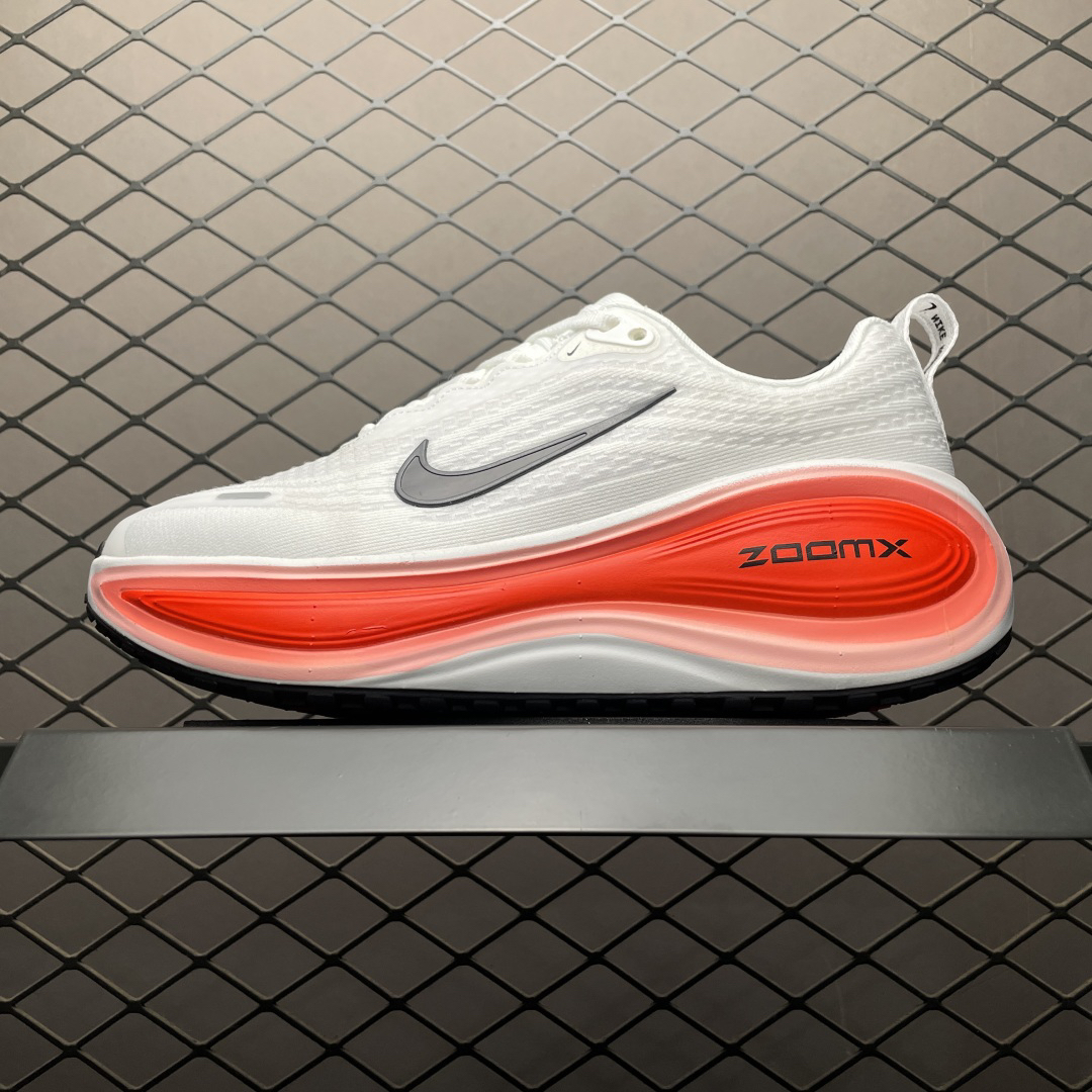 Nike HV8150-100 Running Shoes main view