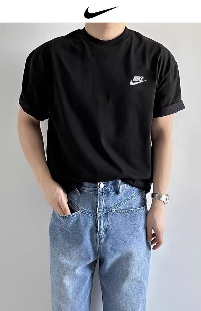 Nike A401 T-Shirts Black and White detail view 2