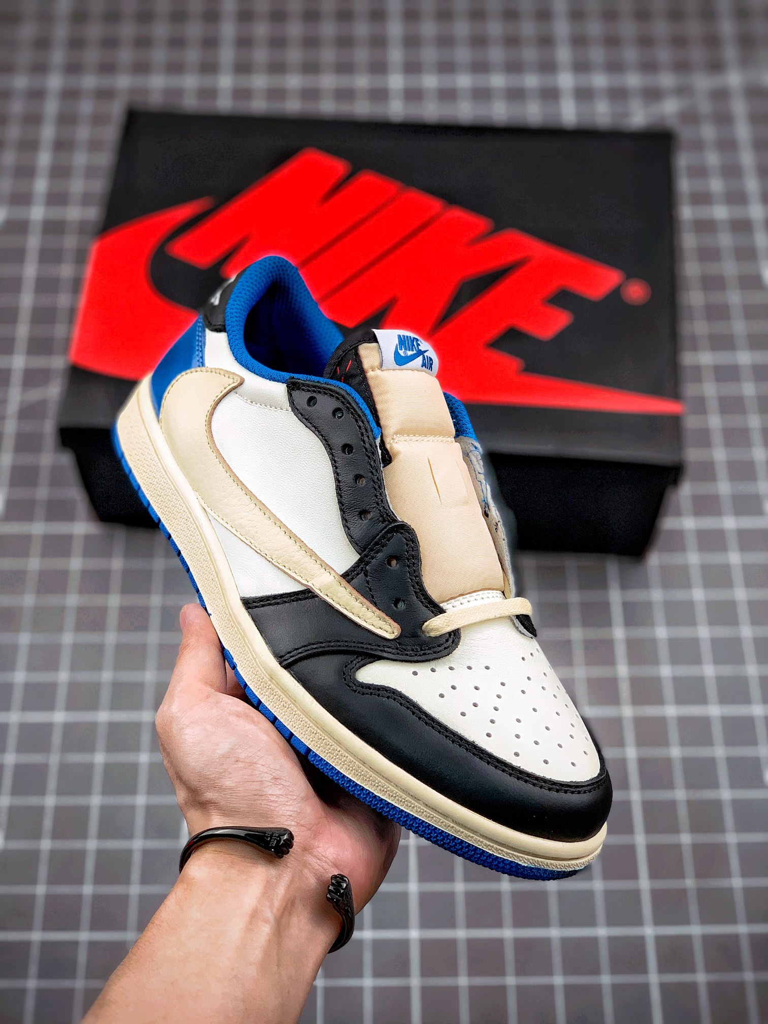 Nike NB327 Sneakers Black and White main view