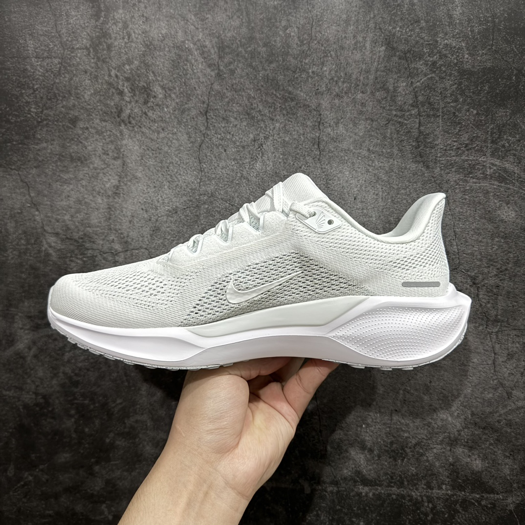 Nike FD2722-102 Running Shoes detail view 1