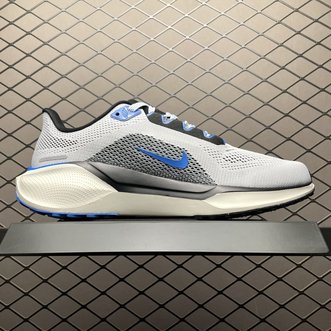 Nike HV5218-100 Running Shoes detail view 2