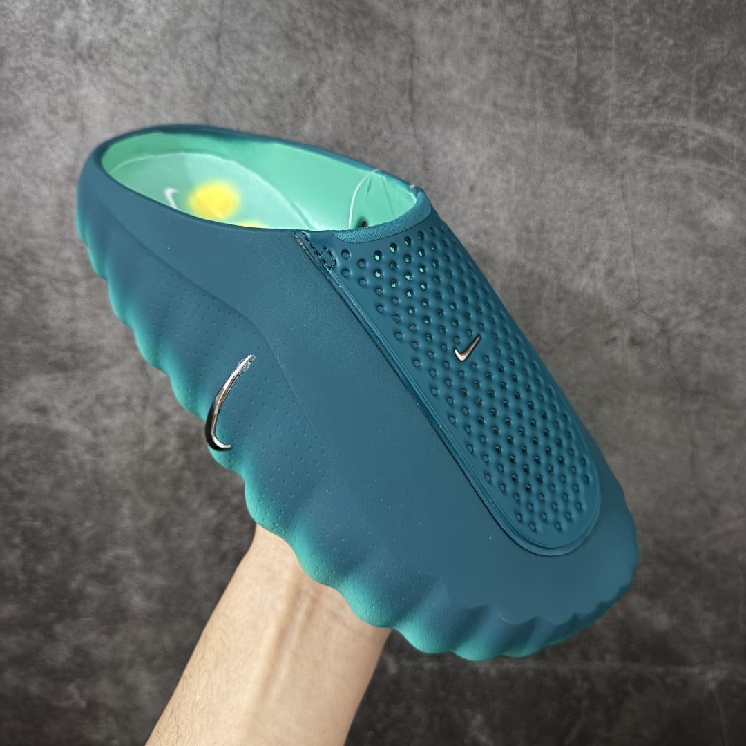 Nike HQ4307-301 Slides & Sandals Green detail view 2