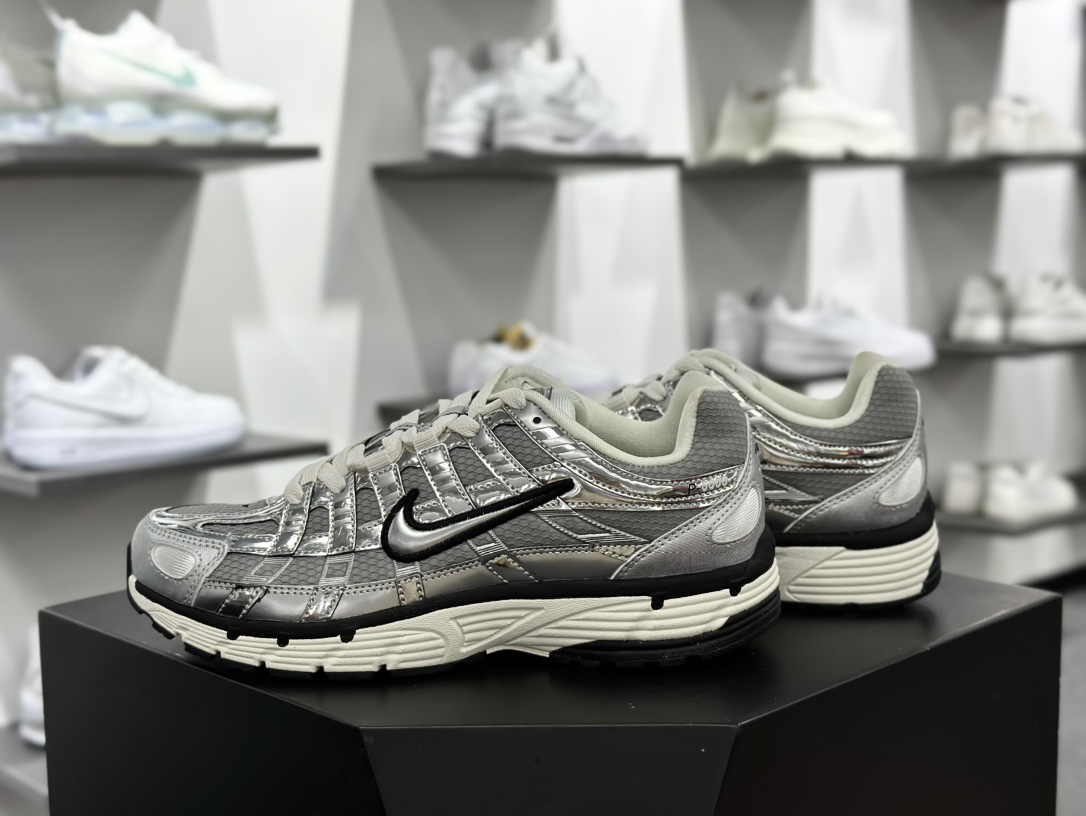 Nike CN0149-001 Sneakers Silver detail view 2