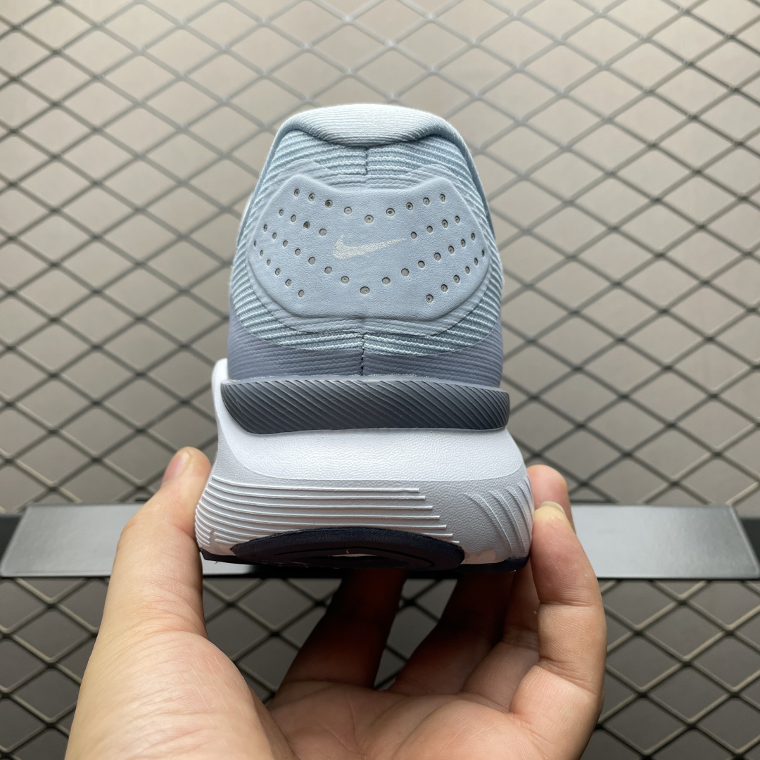 Nike HJ1102-401 Running Shoes detail view 1