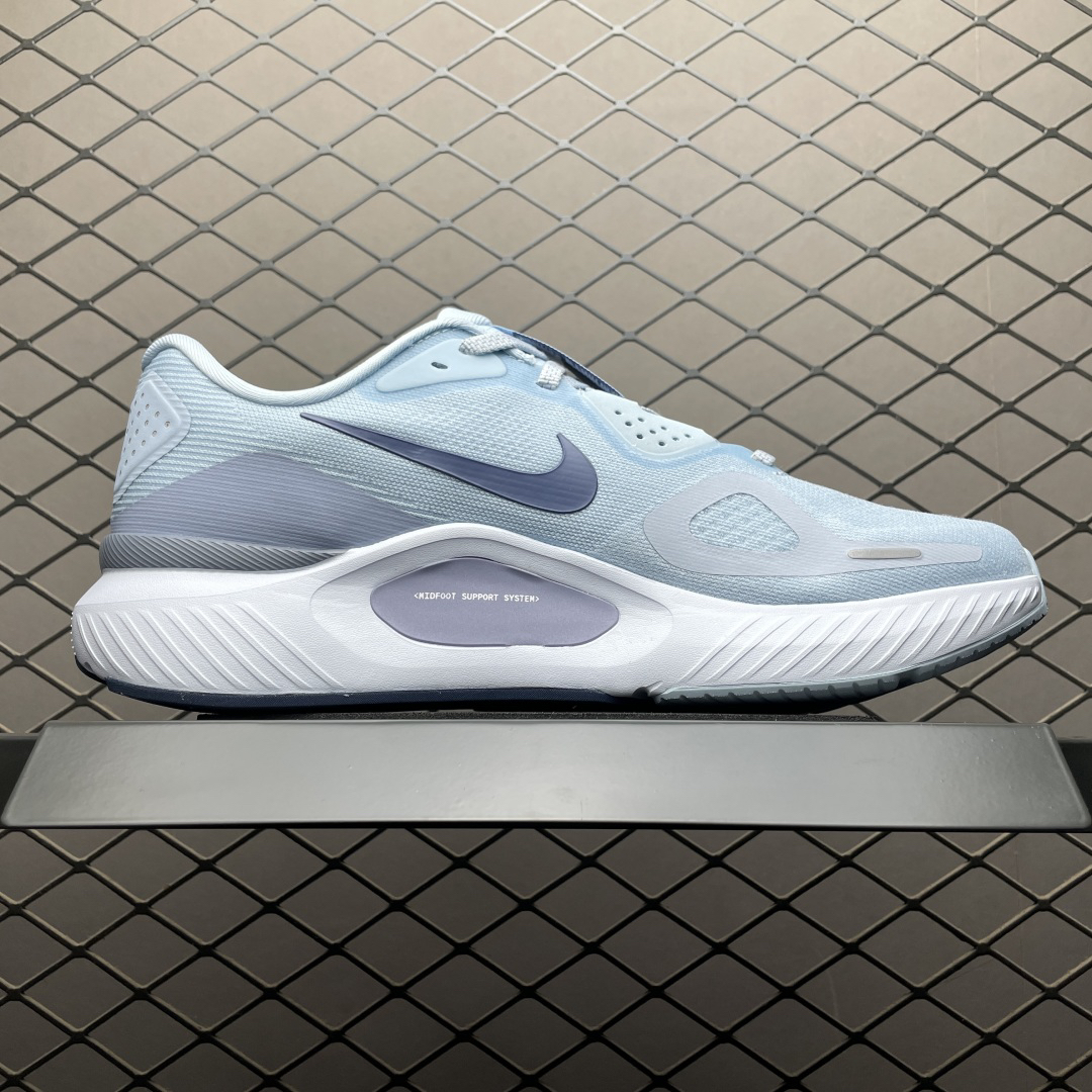 Nike HJ1102-401 Running Shoes detail view 2