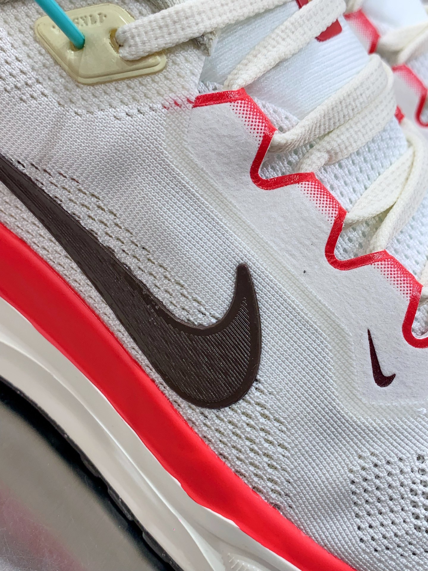 Nike Air Force 1 Low White / Grey detail view 1