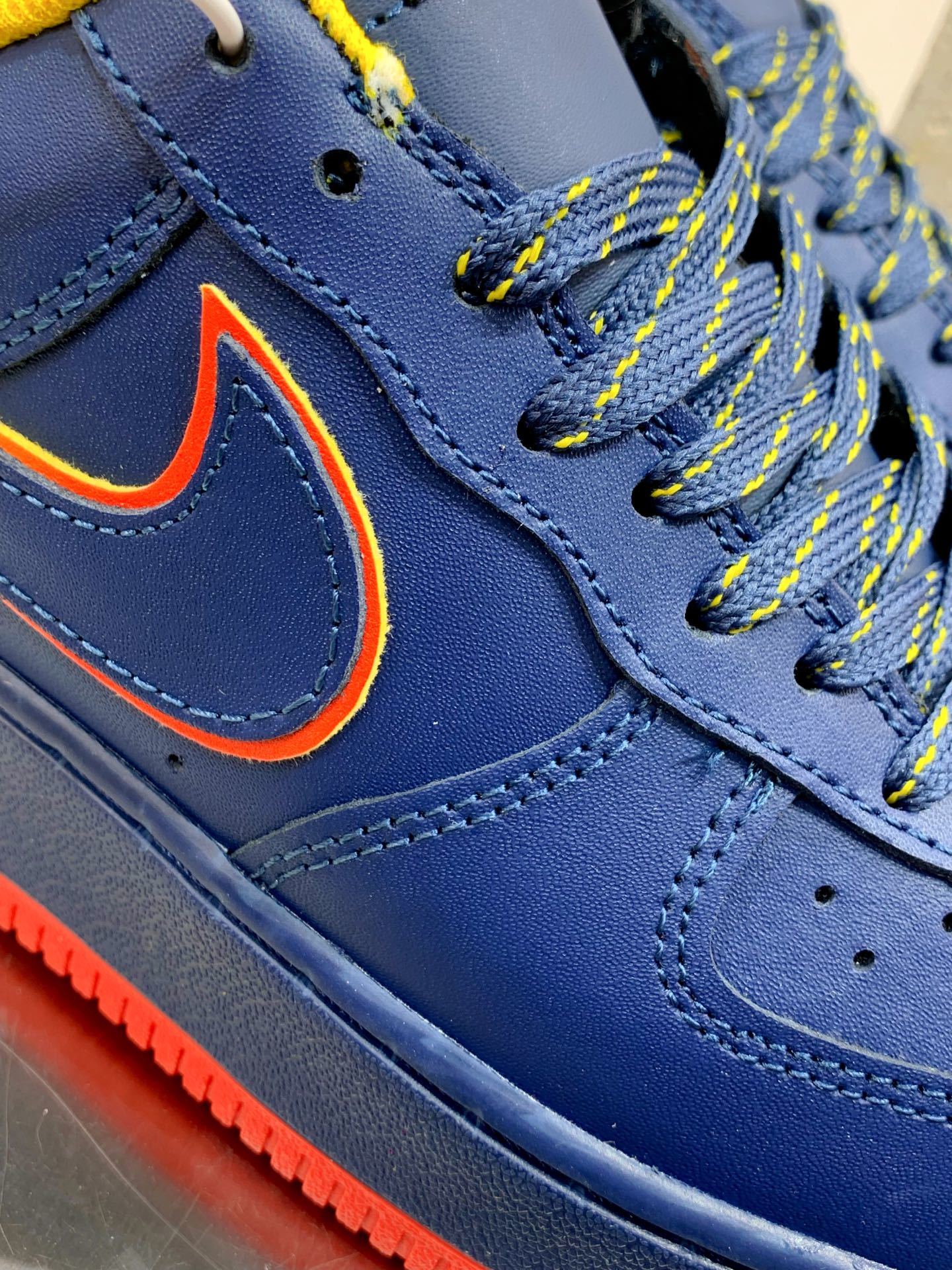 Nike Air Force 1 Low Blue / White detail view 1