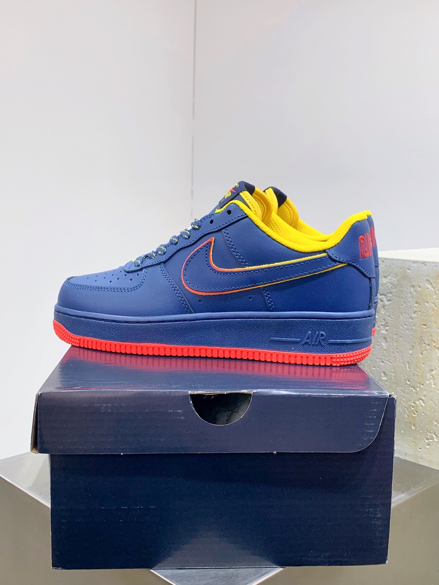 Nike Air Force 1 Low Blue / White detail view 4