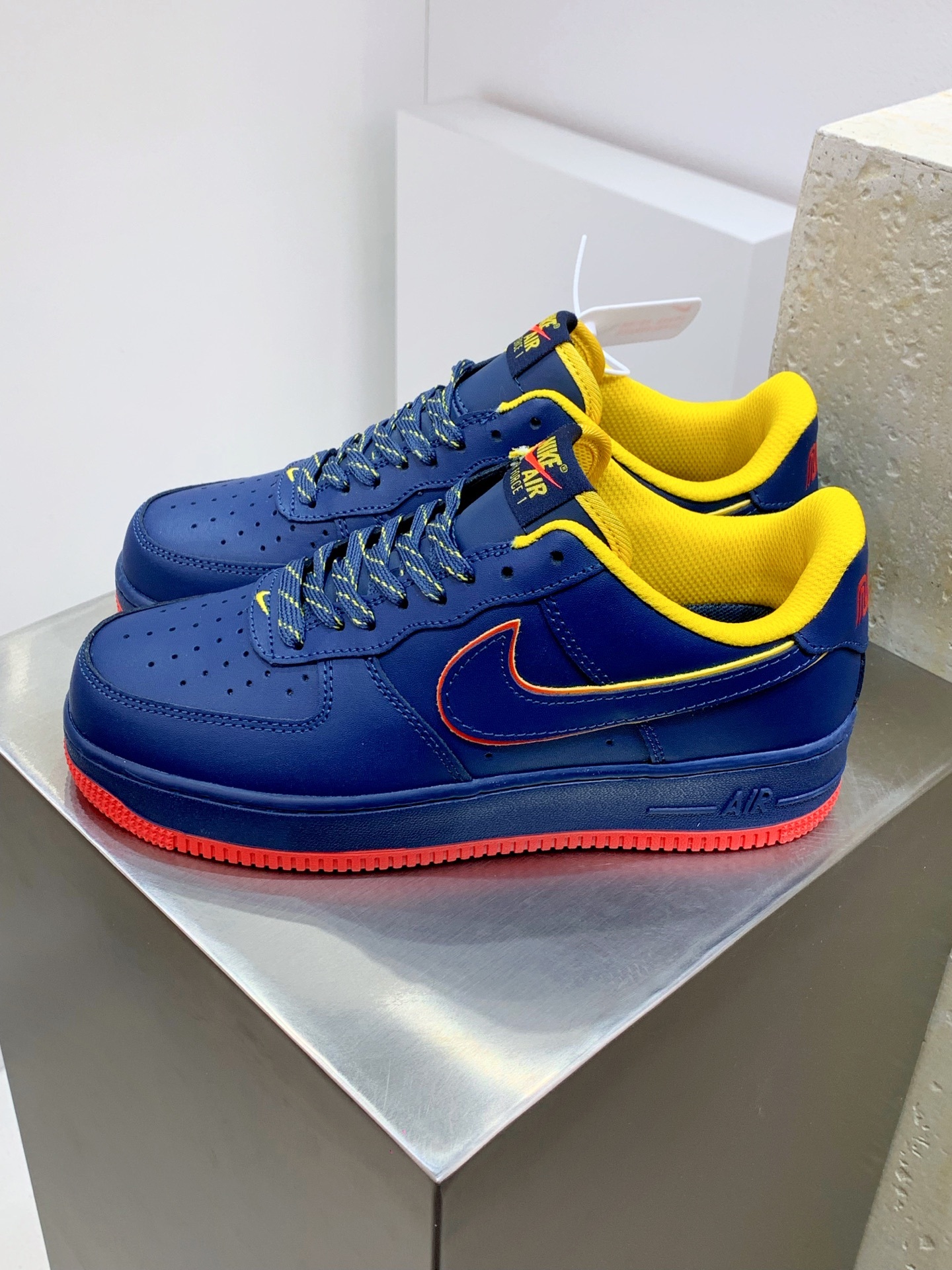 Nike Air Force 1 Low Blue / White detail view 8