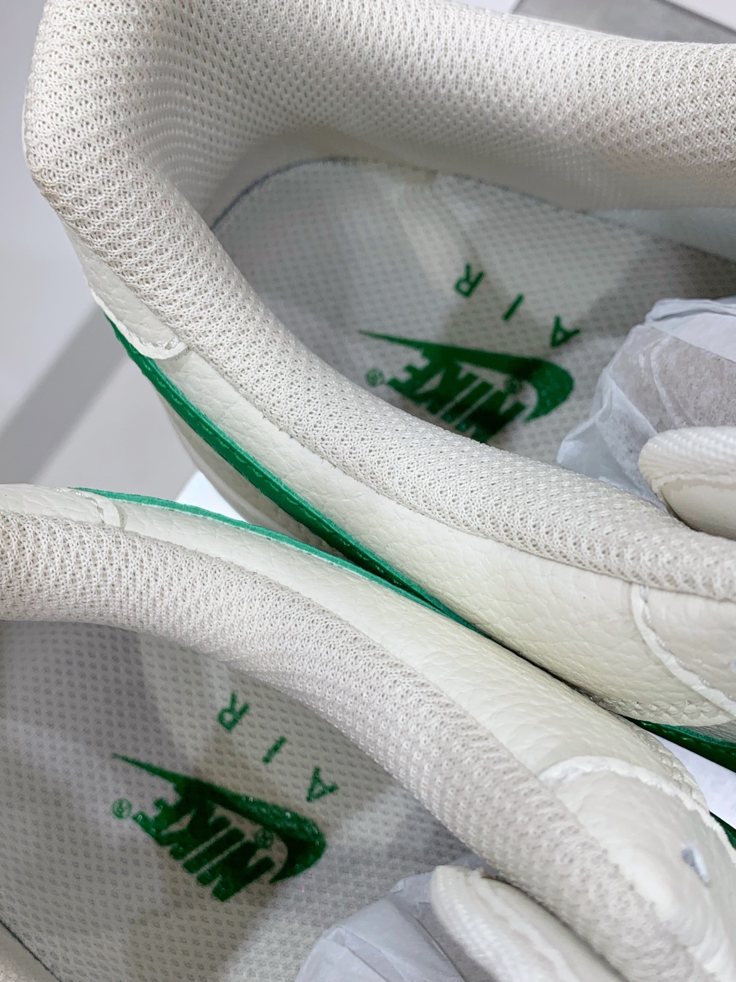 Nike Air Force 1 Low White / Grey detail view 2