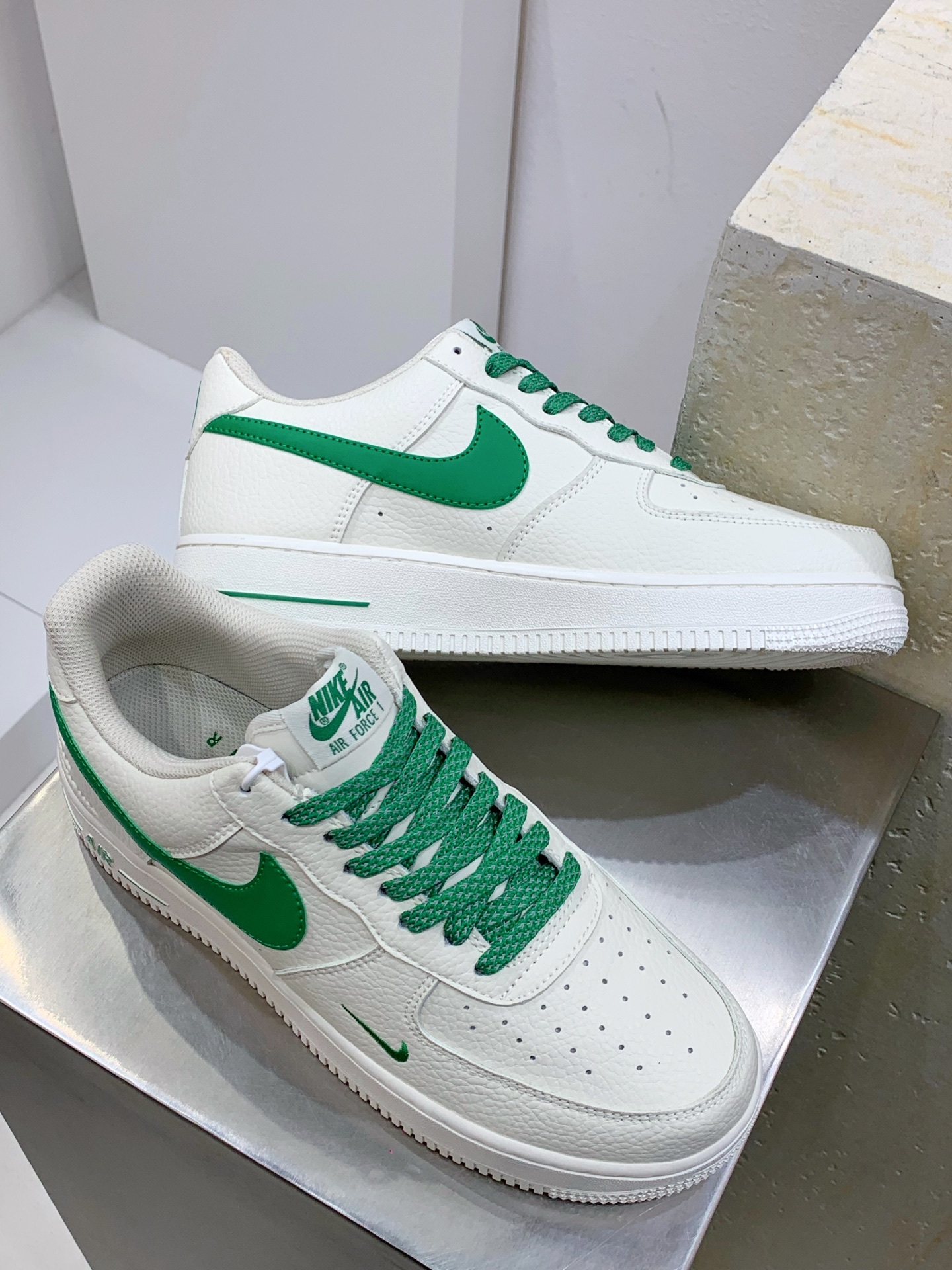 Nike Air Force 1 Low White / Grey detail view 7