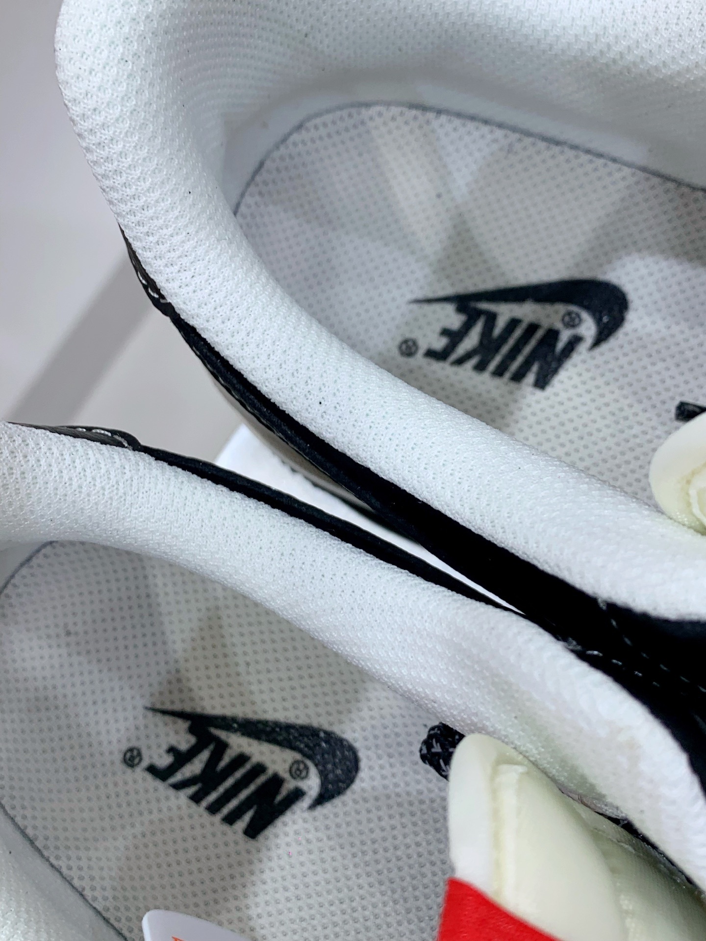 Nike Air Force 1 Low White / Grey detail view 2