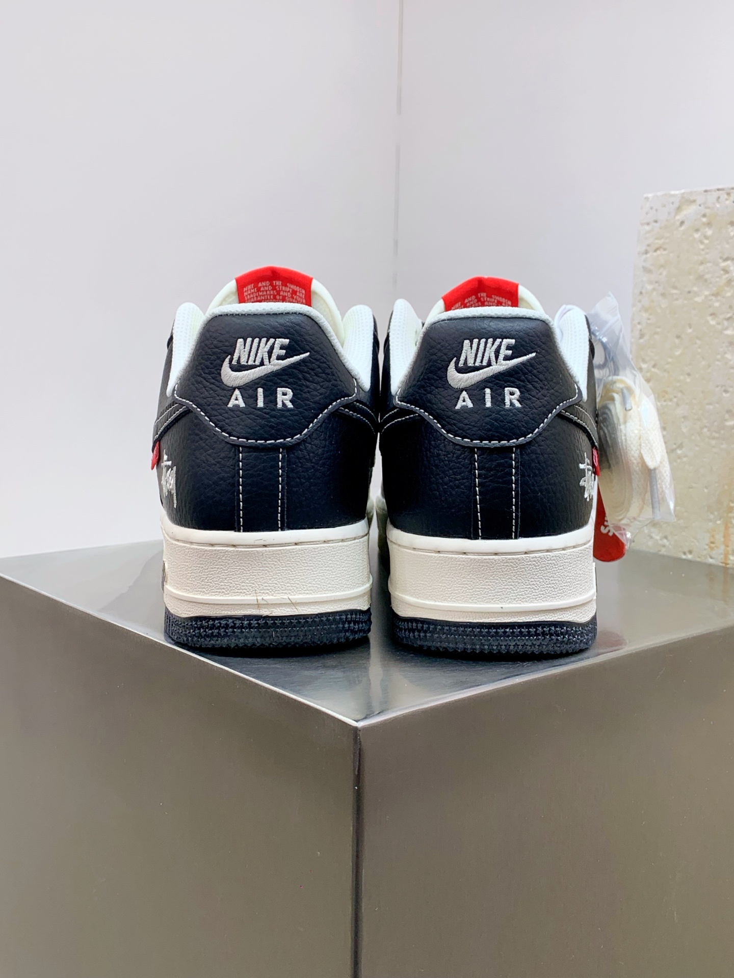 Nike Air Force 1 Low White / Grey detail view 3