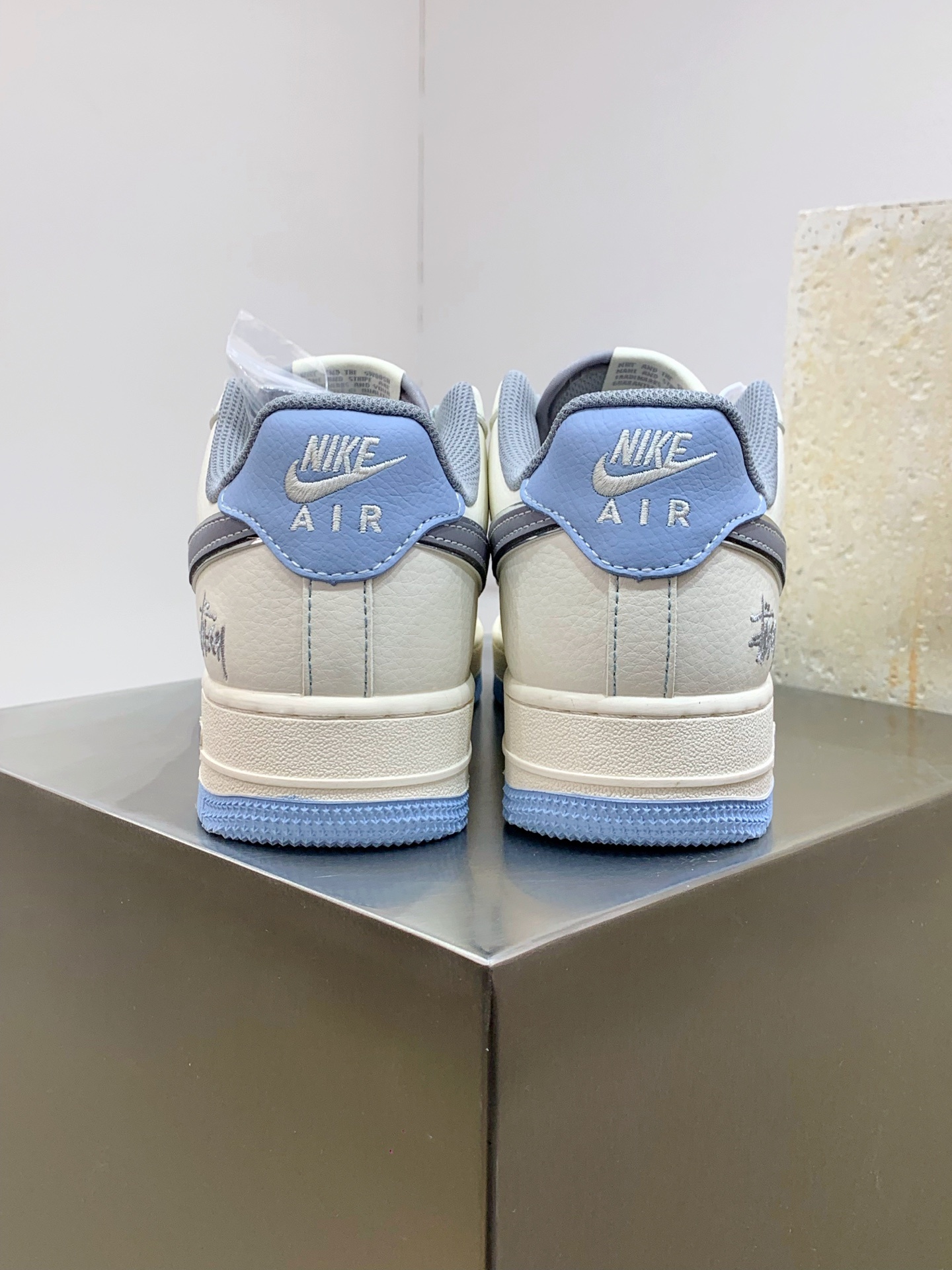 Nike Air Force 1 Low White / Grey detail view 3