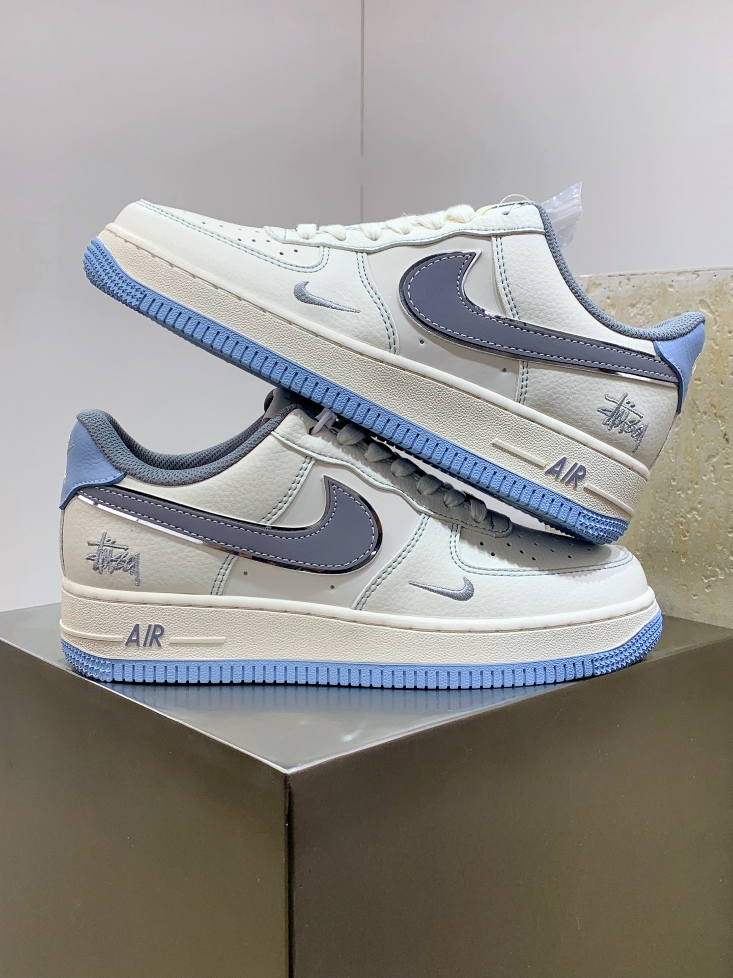 Nike Air Force 1 Low White / Grey detail view 5