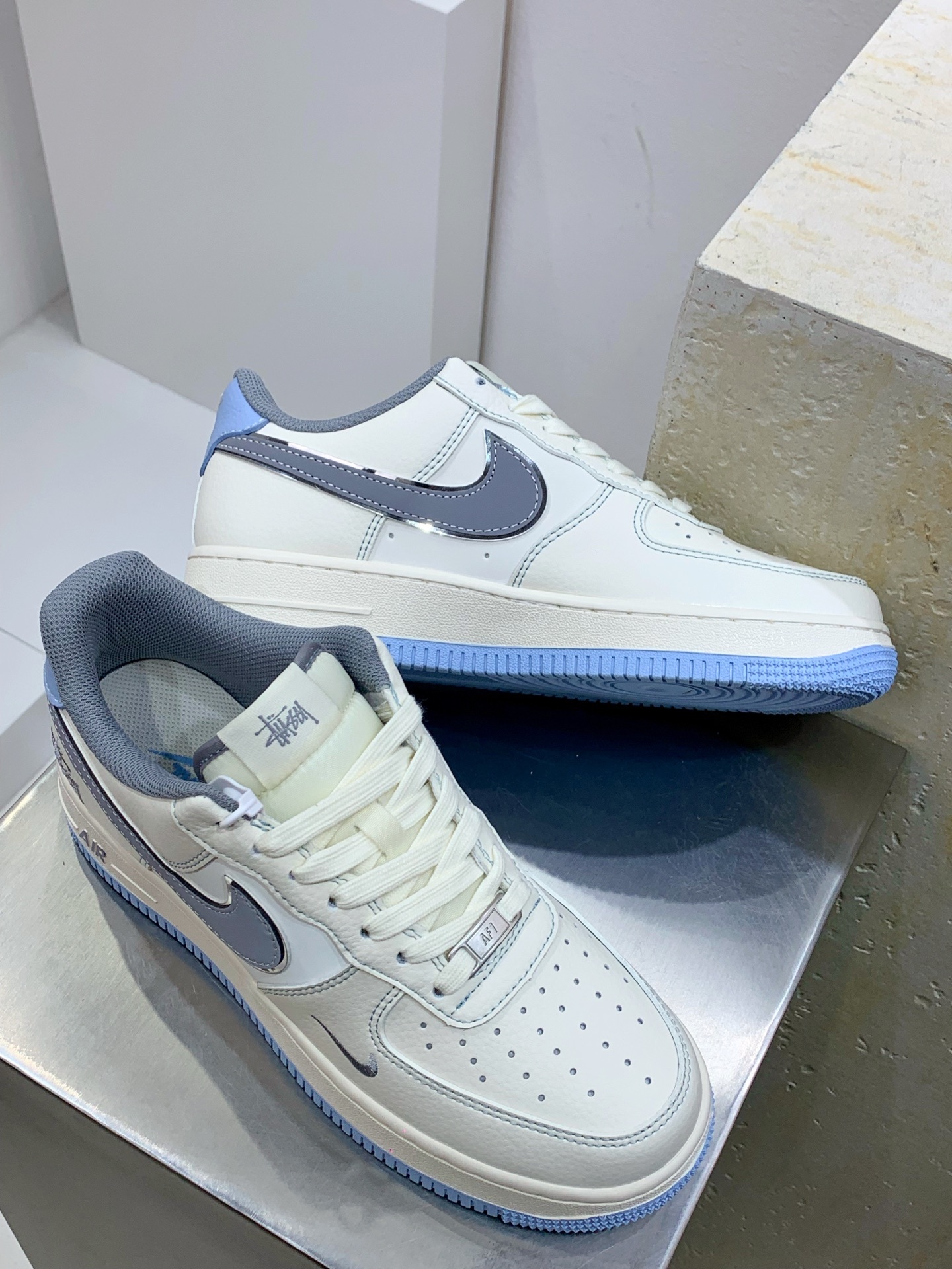 Nike Air Force 1 Low White / Grey detail view 7