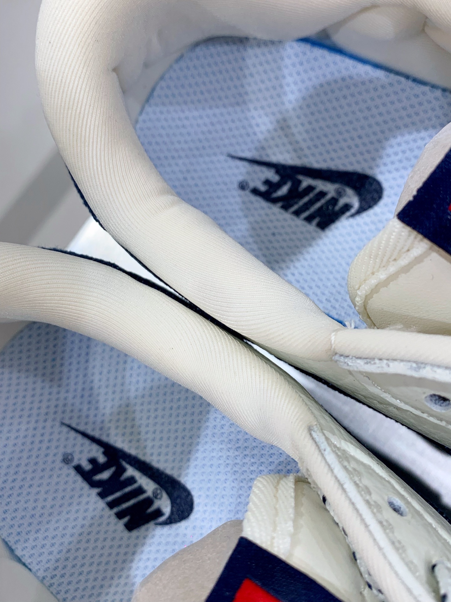 Nike Air Force 1 Low White / Grey detail view 2