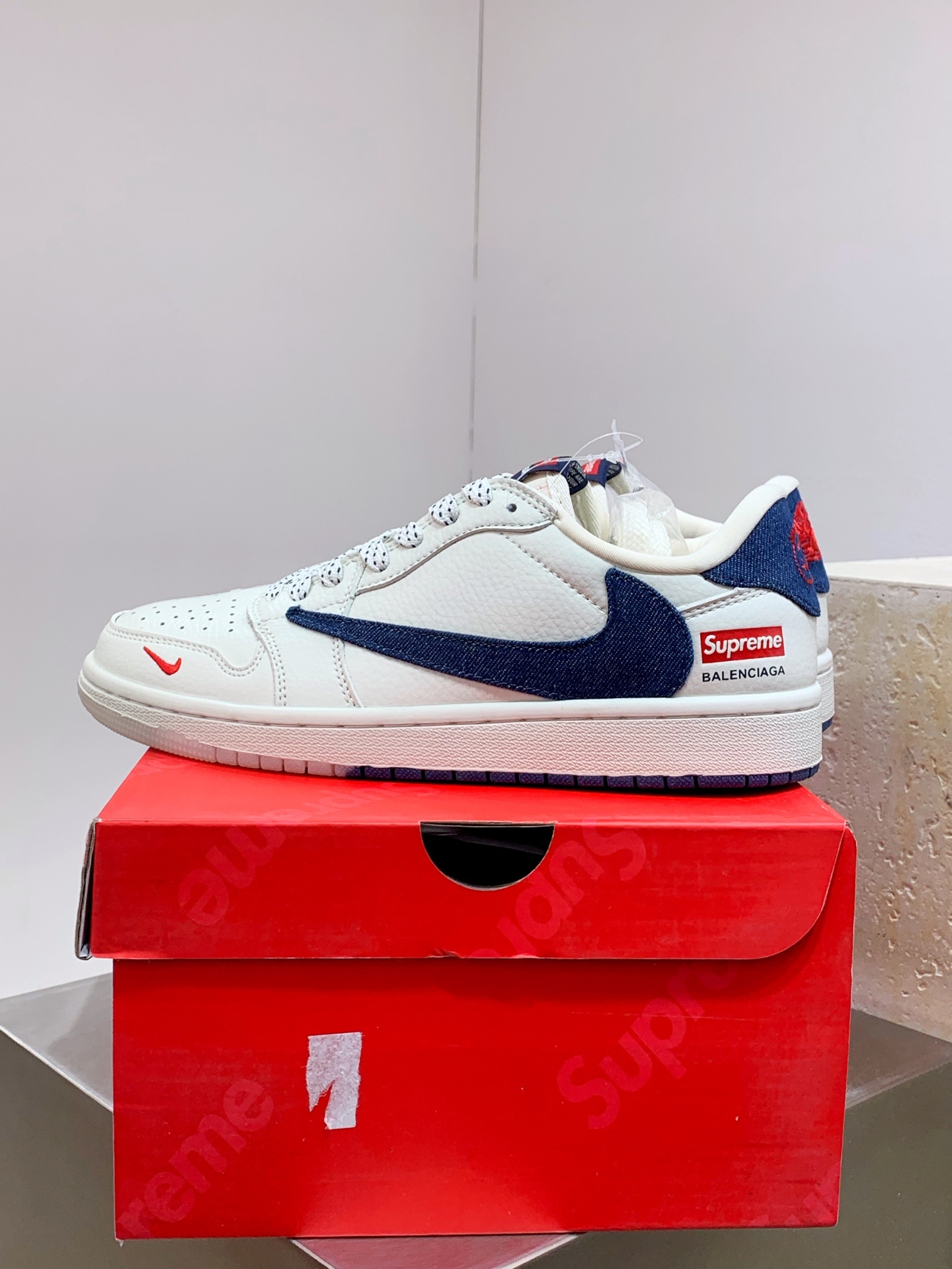 Nike Air Force 1 Low White / Grey detail view 4