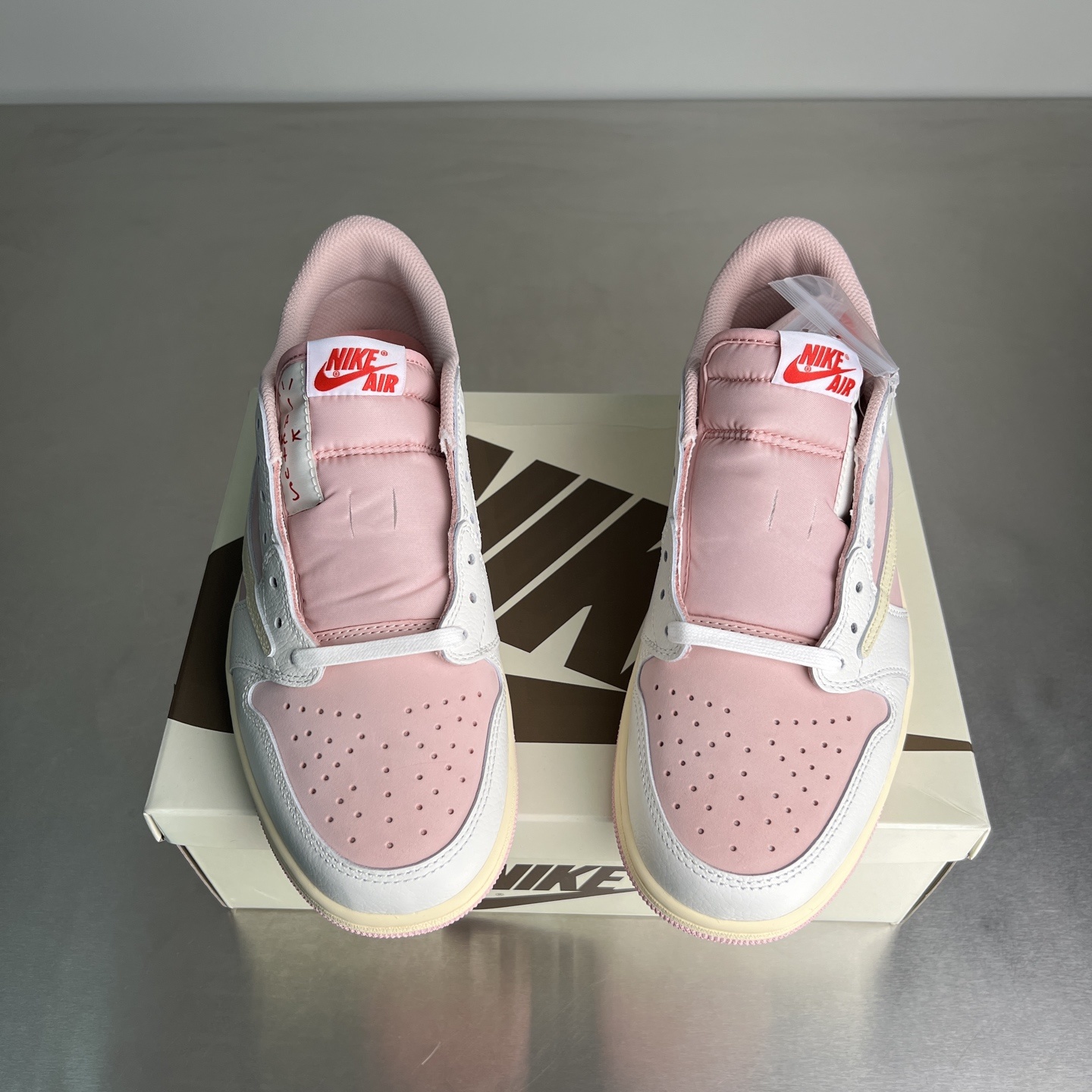 Nike Air Force 1 Low Grey / White detail view 5