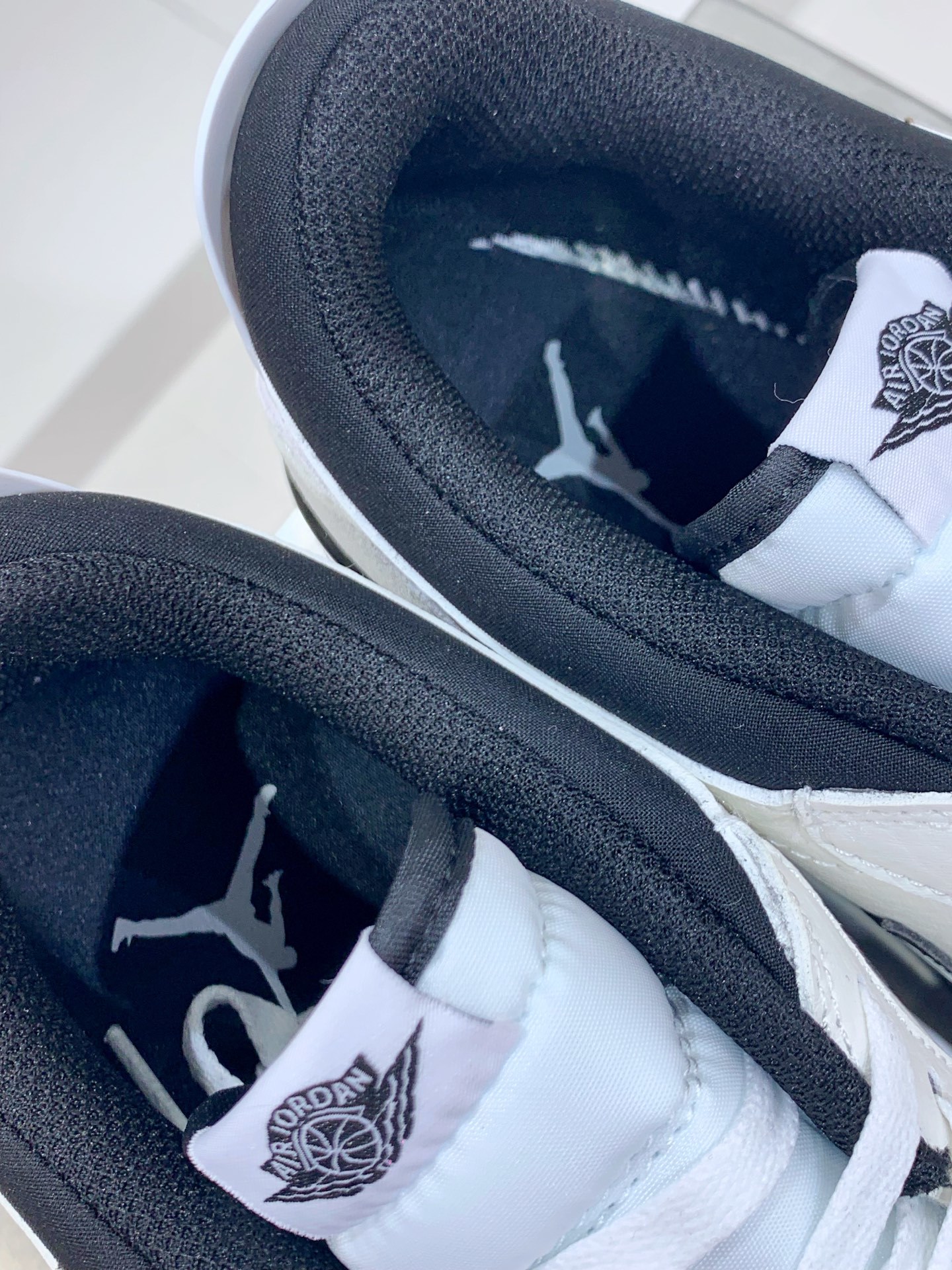 Nike Air Force 1 Low White / Grey detail view 2