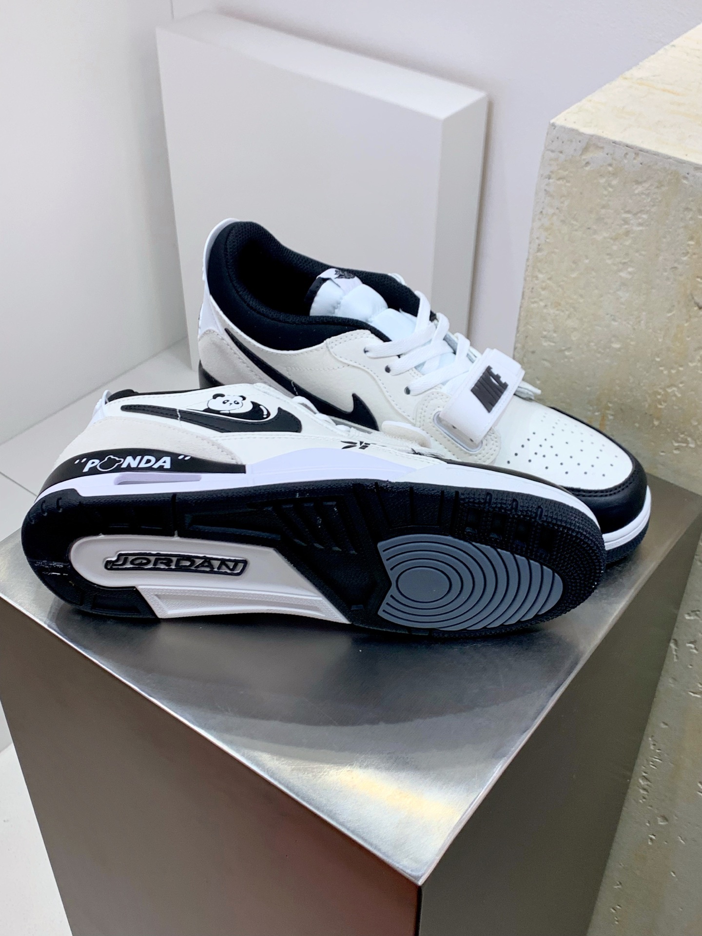 Nike Air Force 1 Low White / Grey detail view 7