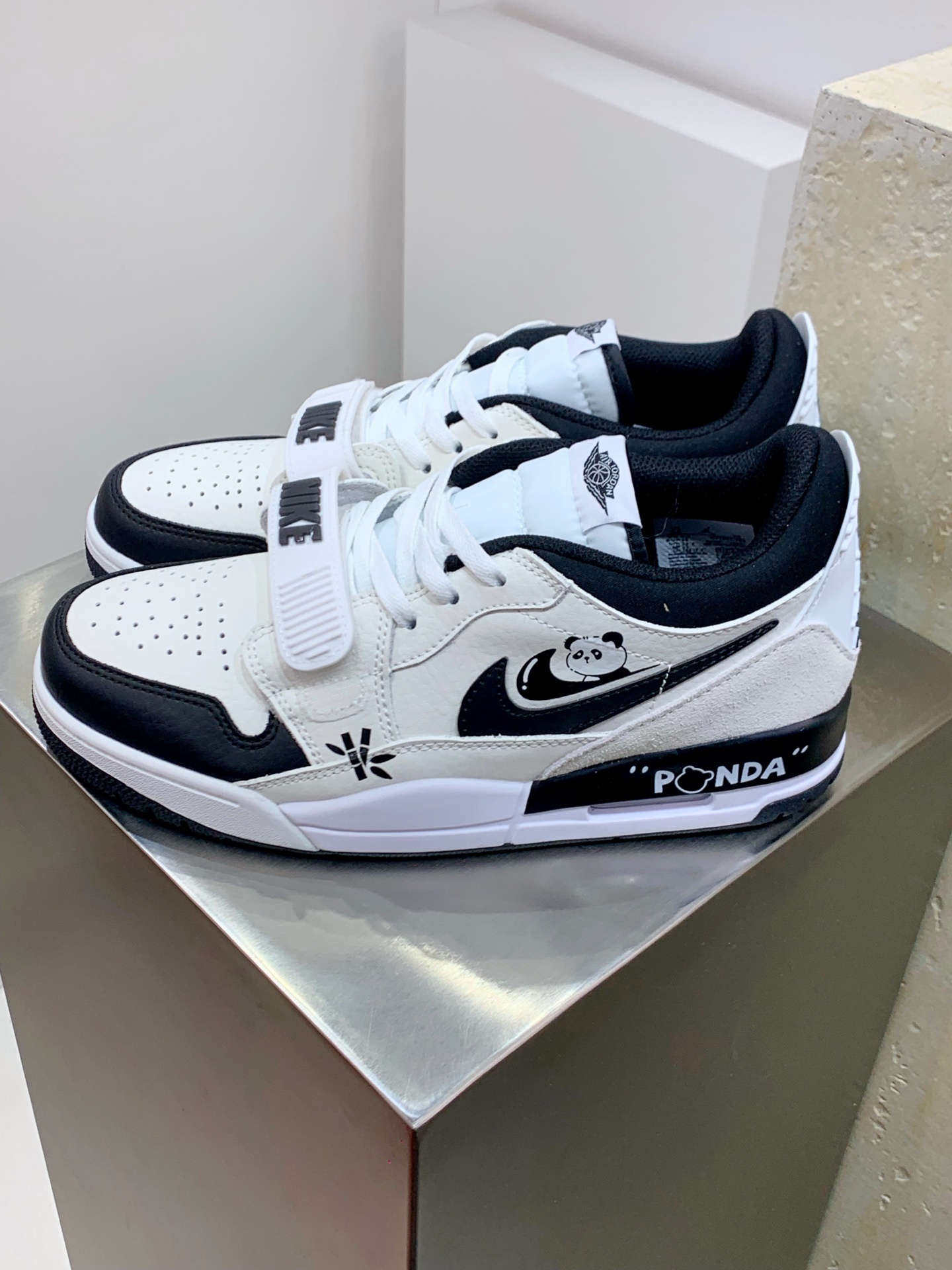Nike Air Force 1 Low White / Grey detail view 8